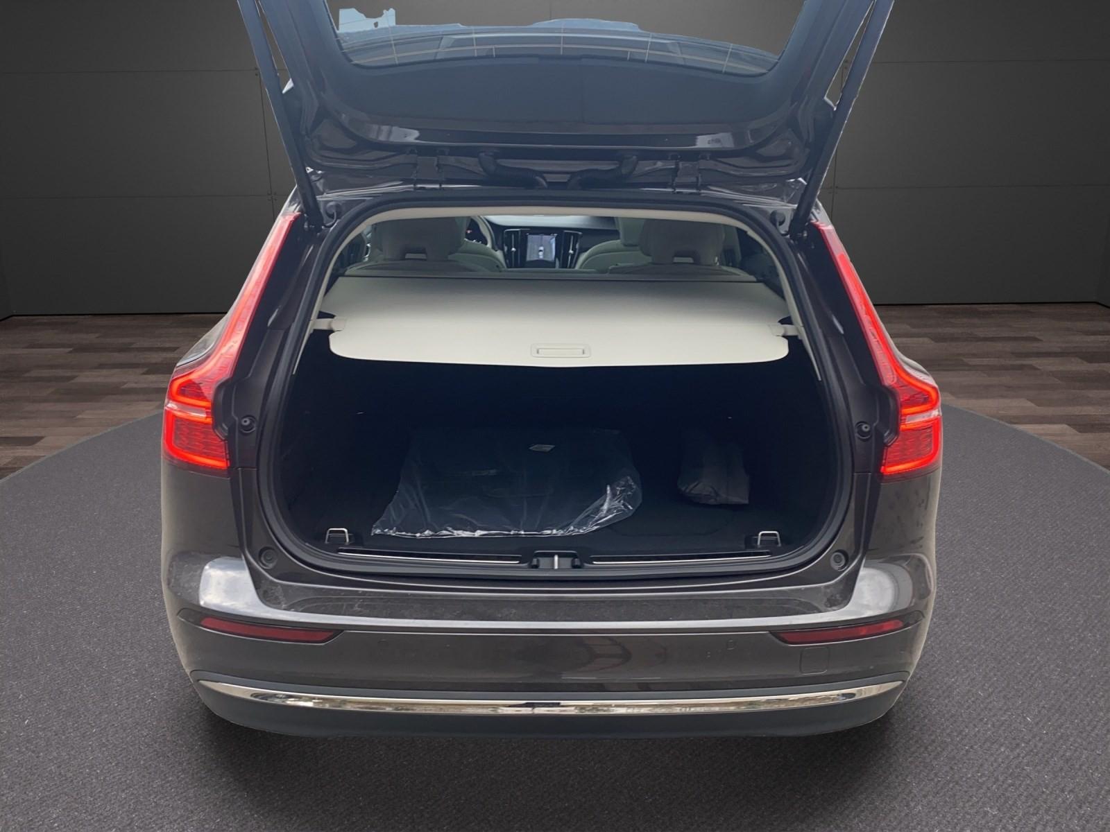 VOLVO V60 2.0 B5 Ultimate Bright AWD-image-15
