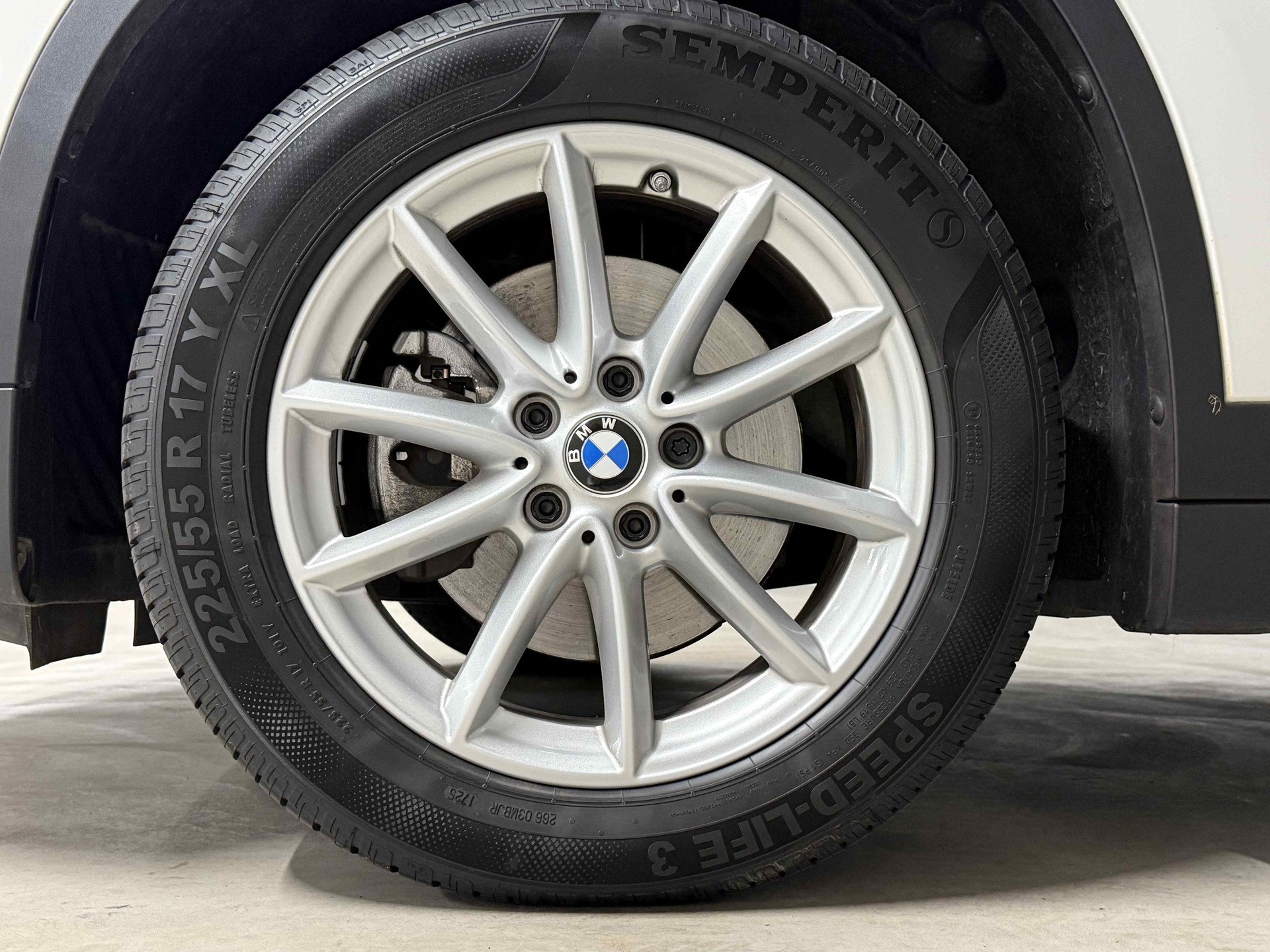 BMW X1 xDrive 18d Essential Edition Steptronic-image-11