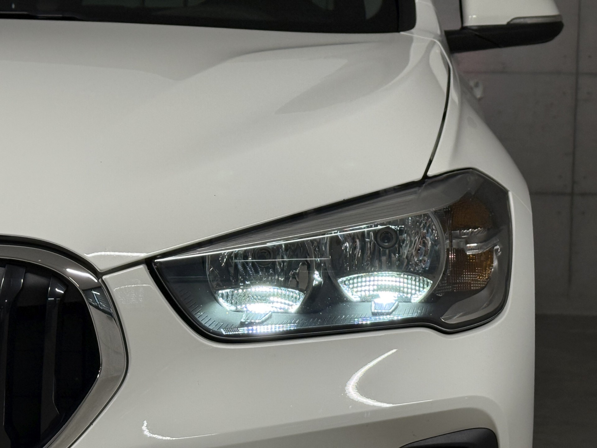 BMW X1 xDrive 18d Essential Edition Steptronic-image-5