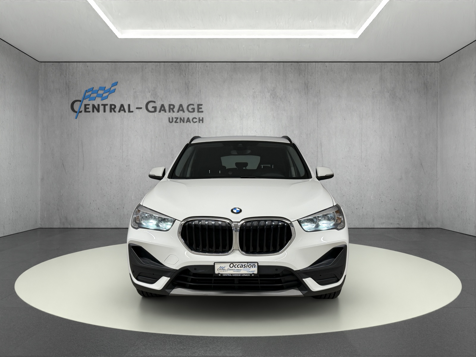 BMW X1 xDrive 18d Essential Edition Steptronic-image-1