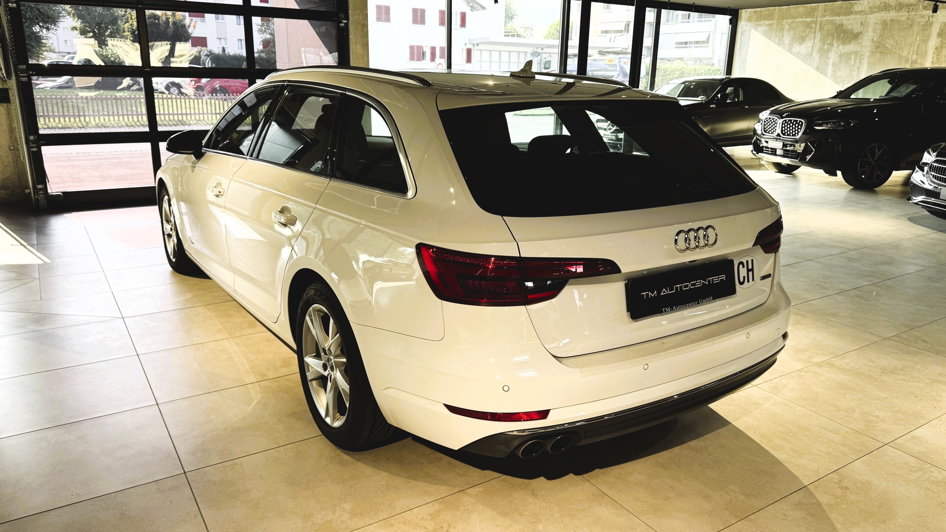 AUDI A4 Avant 3.0 TDI quattro tiptronic-image-3