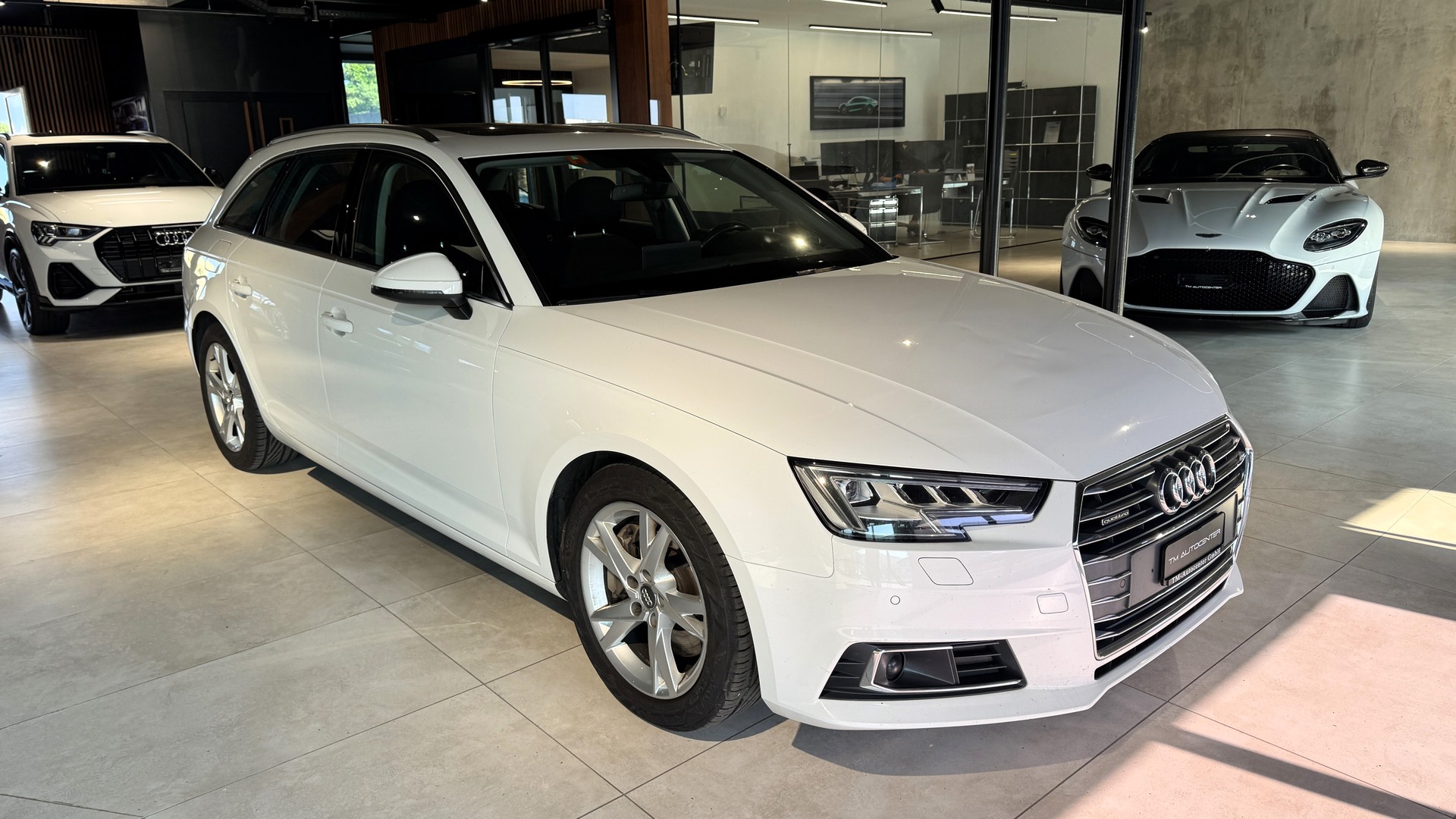 AUDI A4 Avant 3.0 TDI quattro tiptronic-image-1