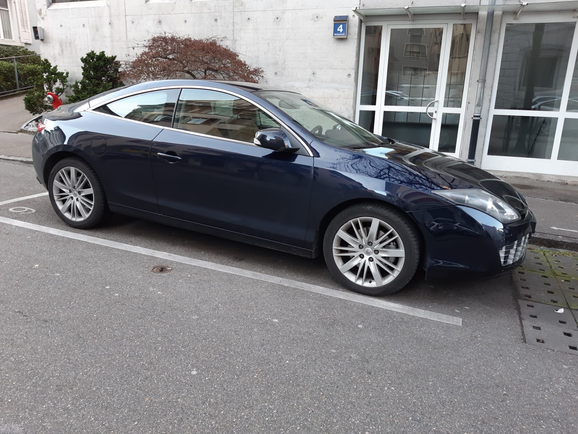RENAULT Laguna 3.0 dCi Initiale Automatic-image-0