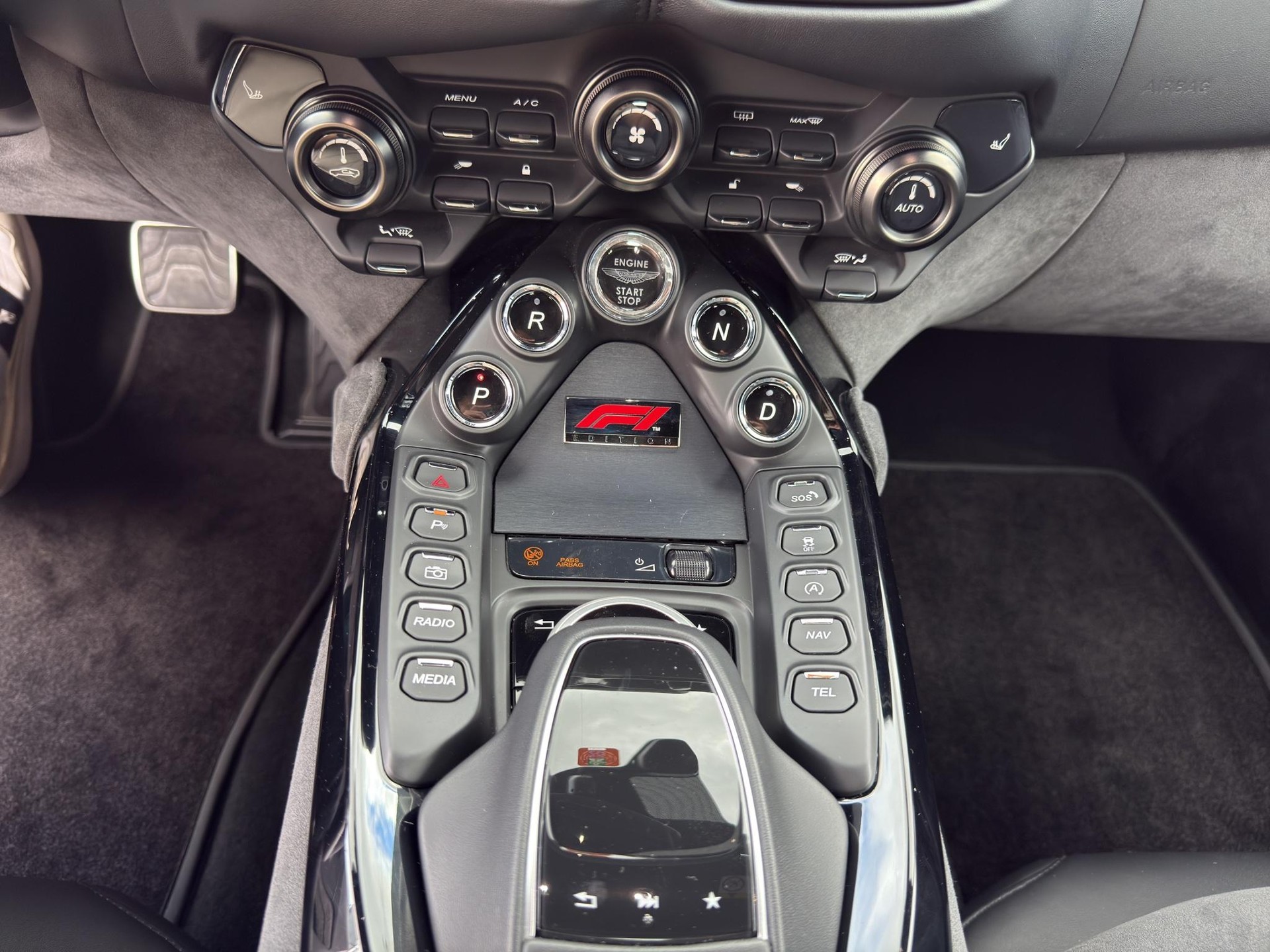 ASTON MARTIN V8 Vantage Coupé 4.0 V8 Bi-Turbo F1-image-23