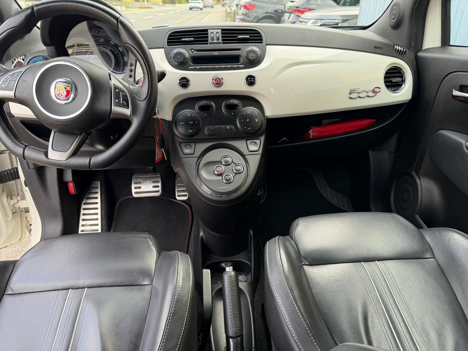FIAT 500C 1.4 16V Turbo Abarth Dualogic-image-21