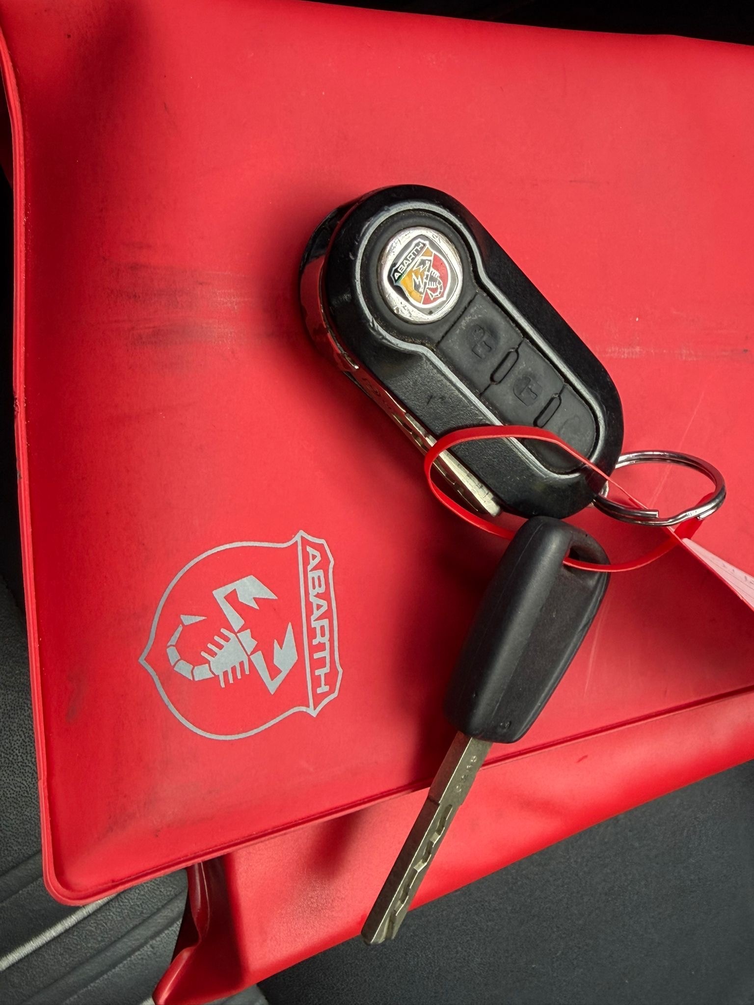 FIAT 500C 1.4 16V Turbo Abarth Dualogic-image-7