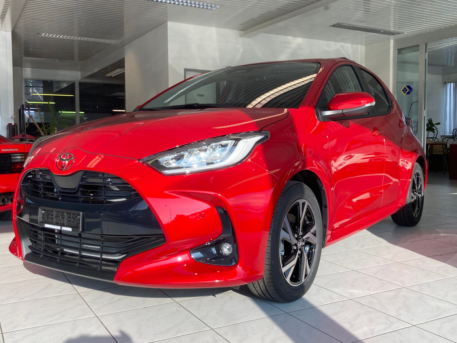 TOYOTA Yaris 1.5 Trend Plus e-CVT-image-0