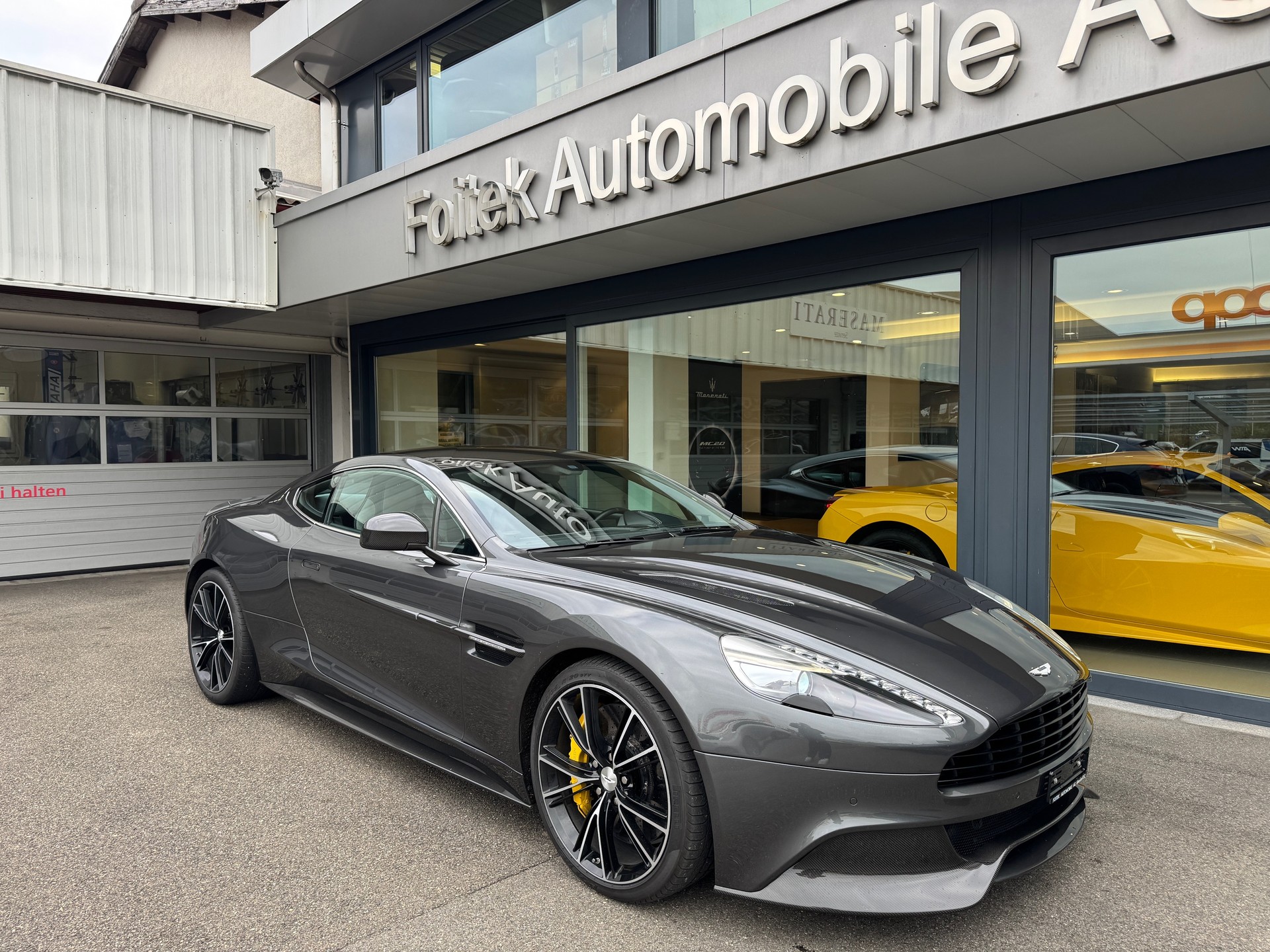 ASTON MARTIN Vanquish V12 5.9-48 Touchtronic 2-image-2