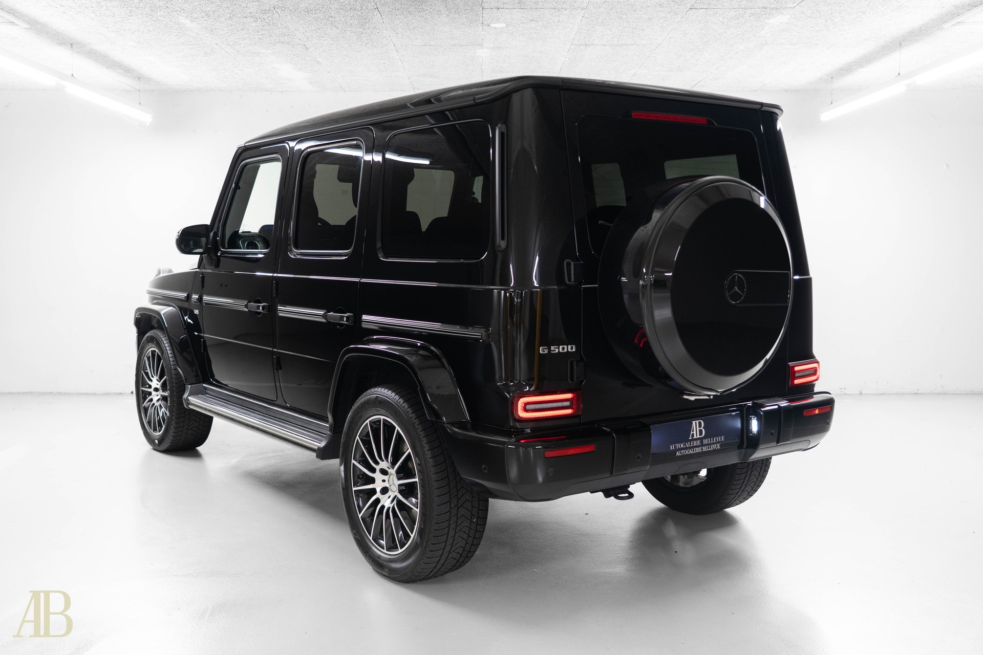 MERCEDES-BENZ G 500 AMG Line-image-4