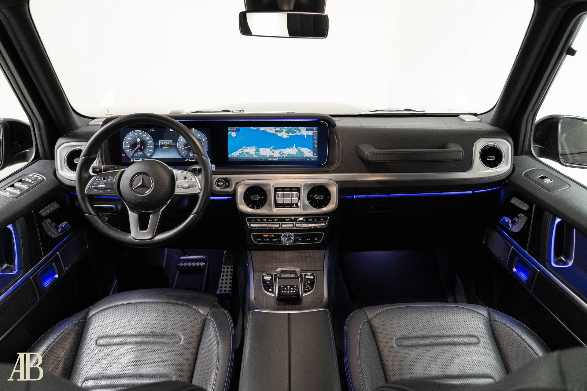MERCEDES-BENZ G 500 AMG Line-image-11