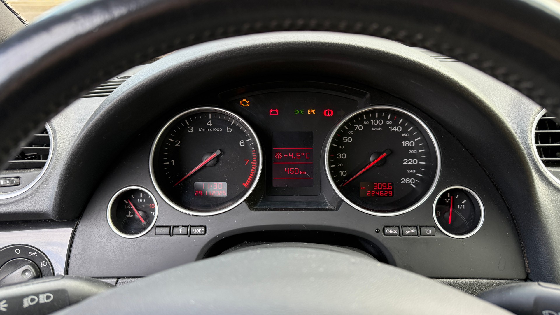 AUDI A4 Cabriolet 2.4 V6-image-3