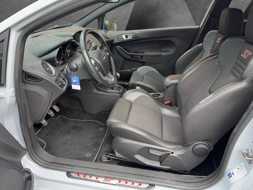 FORD Fiesta 1.6 EcoB ST200 LeMans-image-8