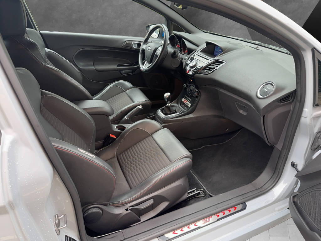 FORD Fiesta 1.6 EcoB ST200 LeMans-image-18
