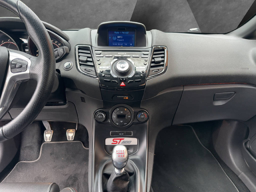 FORD Fiesta 1.6 EcoB ST200 LeMans-image-17