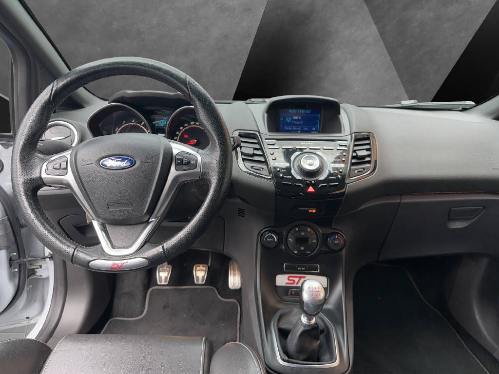 FORD Fiesta 1.6 EcoB ST200 LeMans-image-10