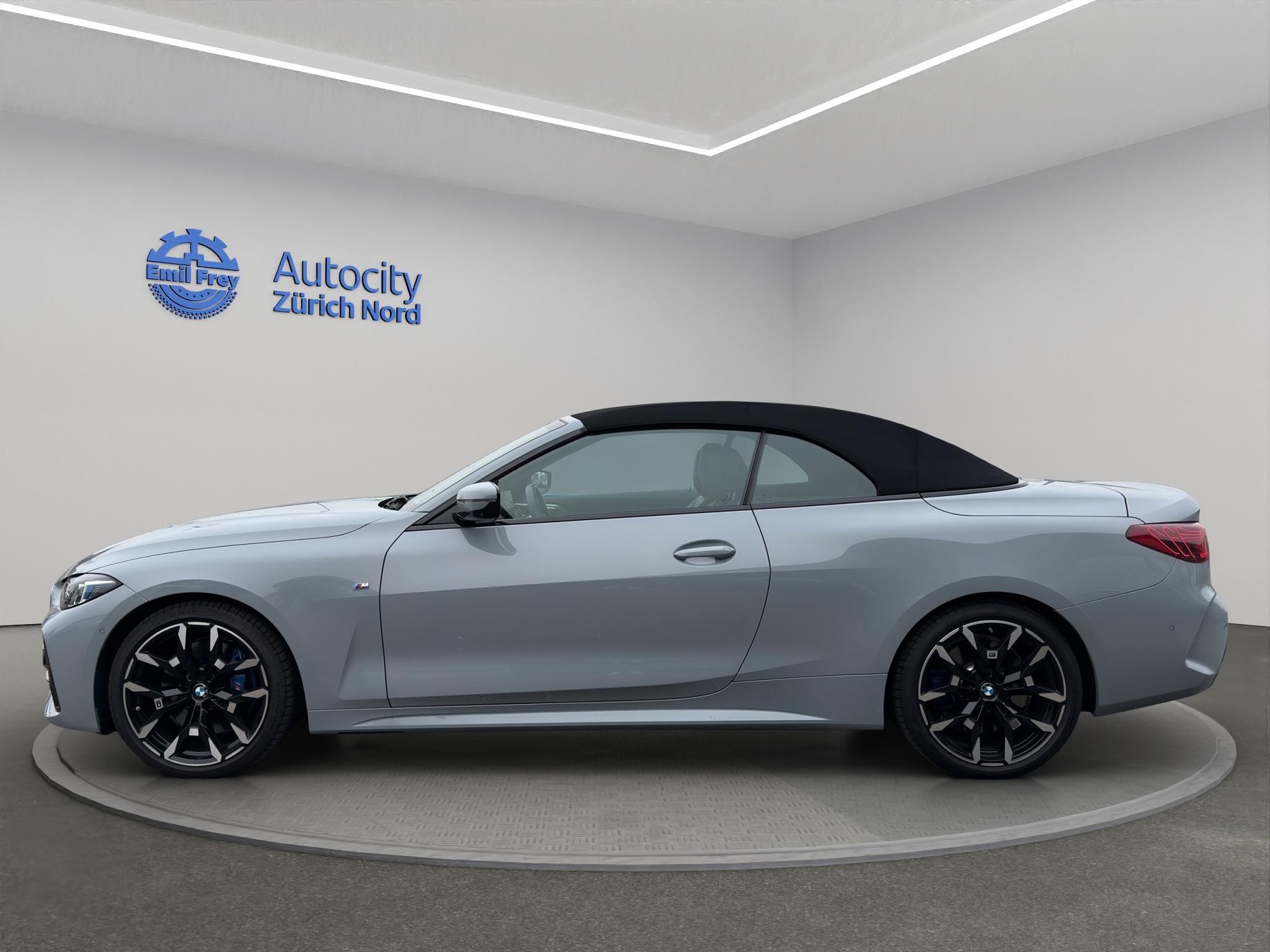 BMW 430i xDrive Cabrio-image-4
