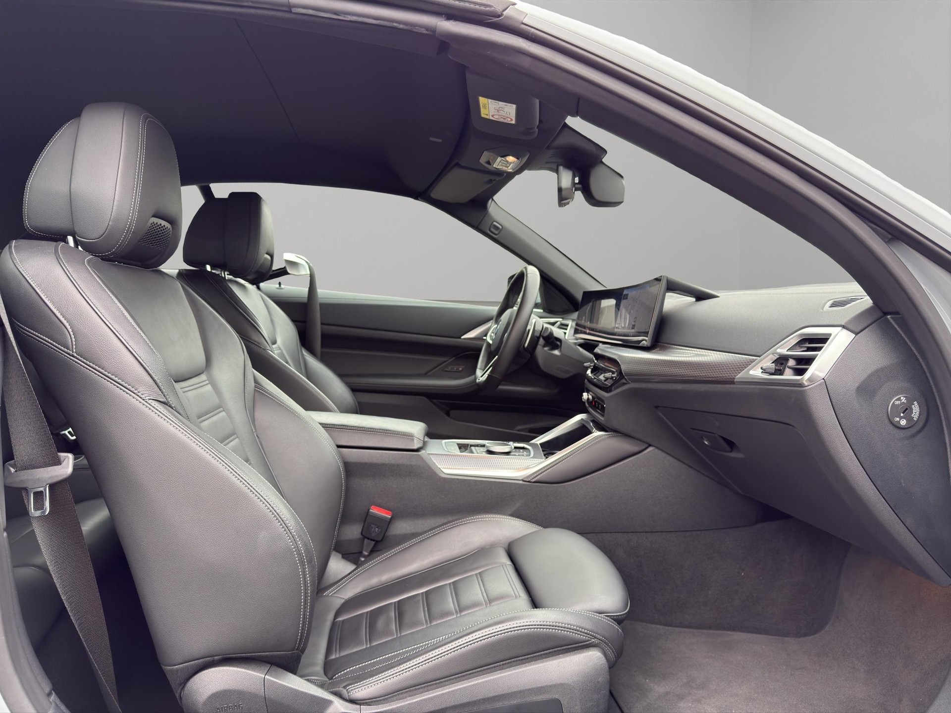BMW 430i xDrive Cabrio-image-10