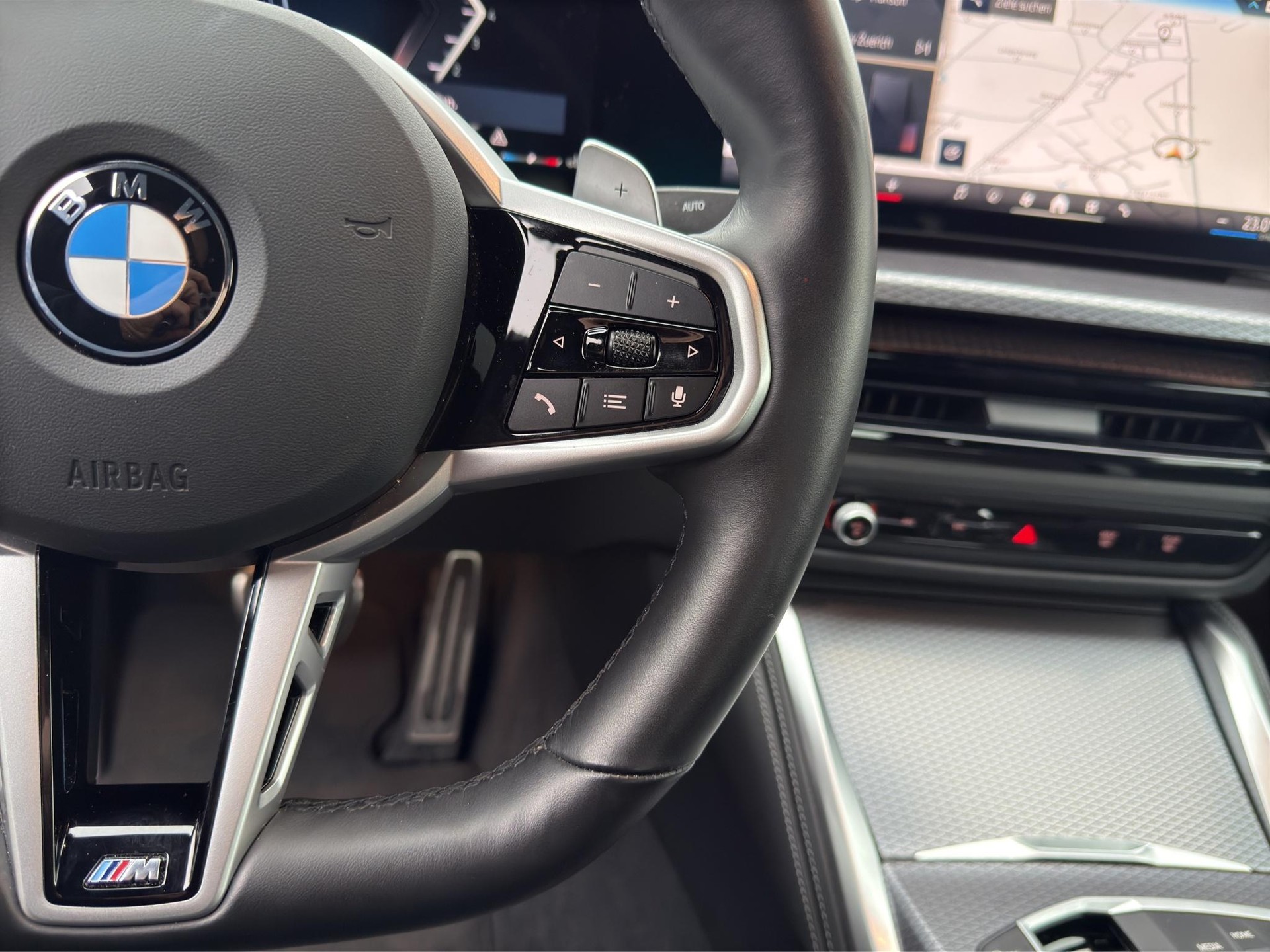 BMW 430i xDrive Cabrio-image-17