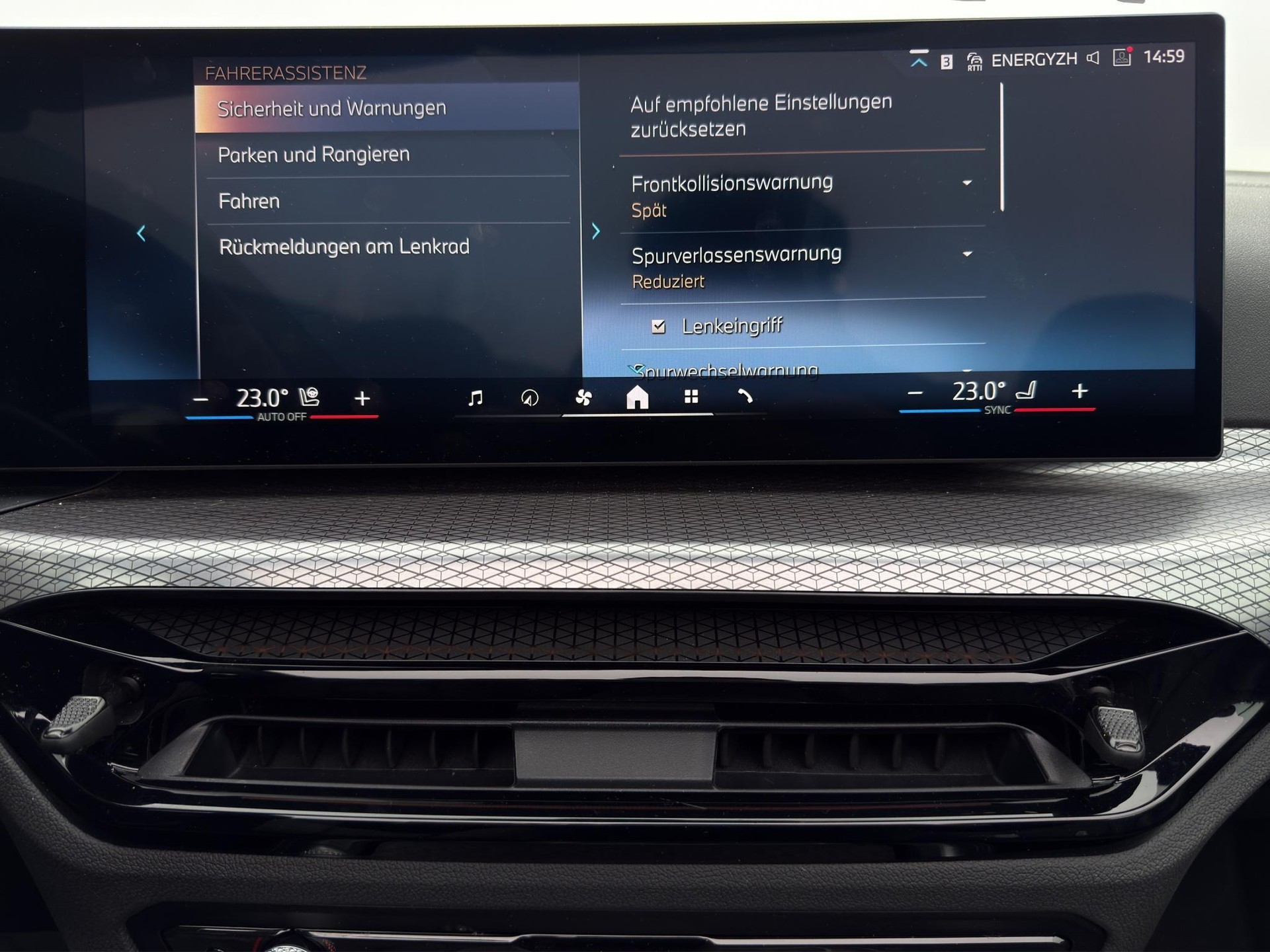 BMW 430i xDrive Cabrio-image-15