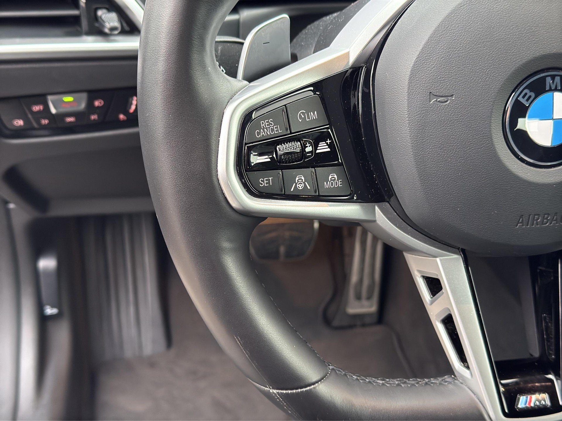 BMW 430i xDrive Cabrio-image-16