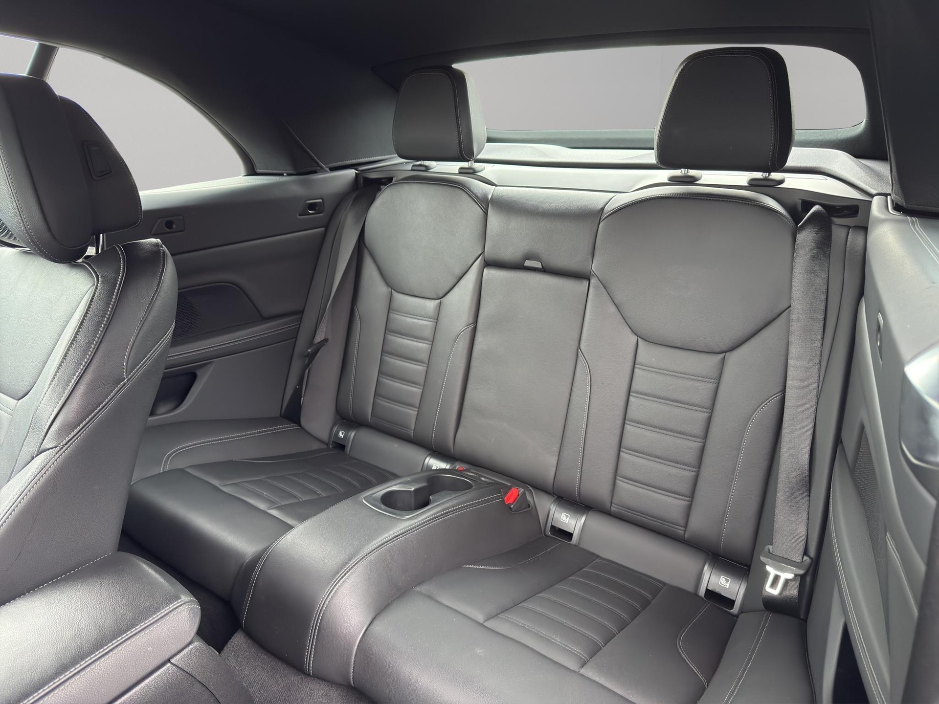 BMW 430i xDrive Cabrio-image-18