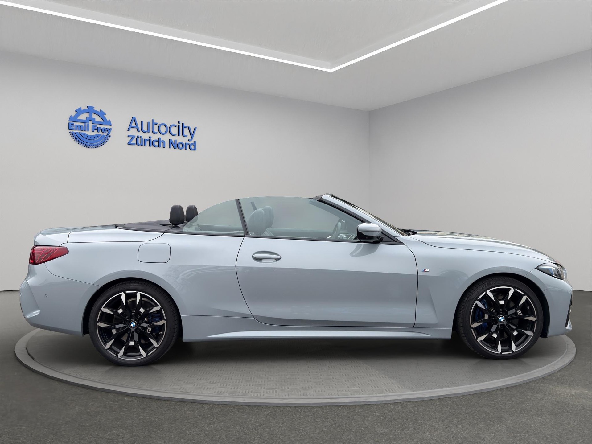 BMW 430i xDrive Cabrio-image-5