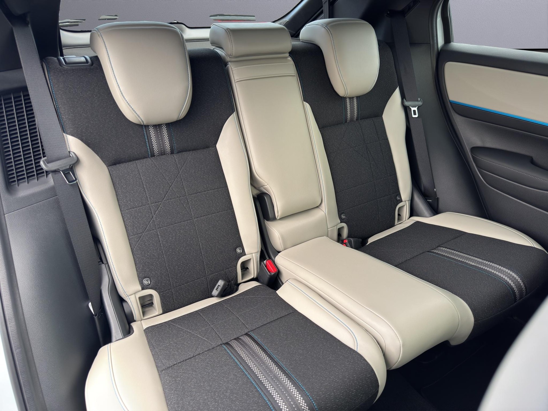 HONDA HR-V 1.5 i-MMD Advance Style-image-17