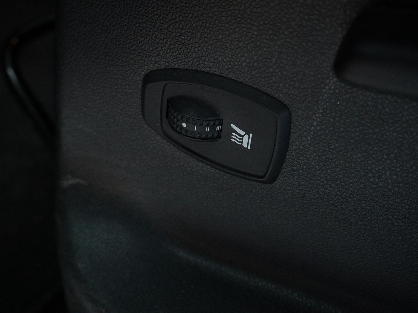 RENAULT Scénic 2.0 16V Dynamique X-Tronic CVT-image-8