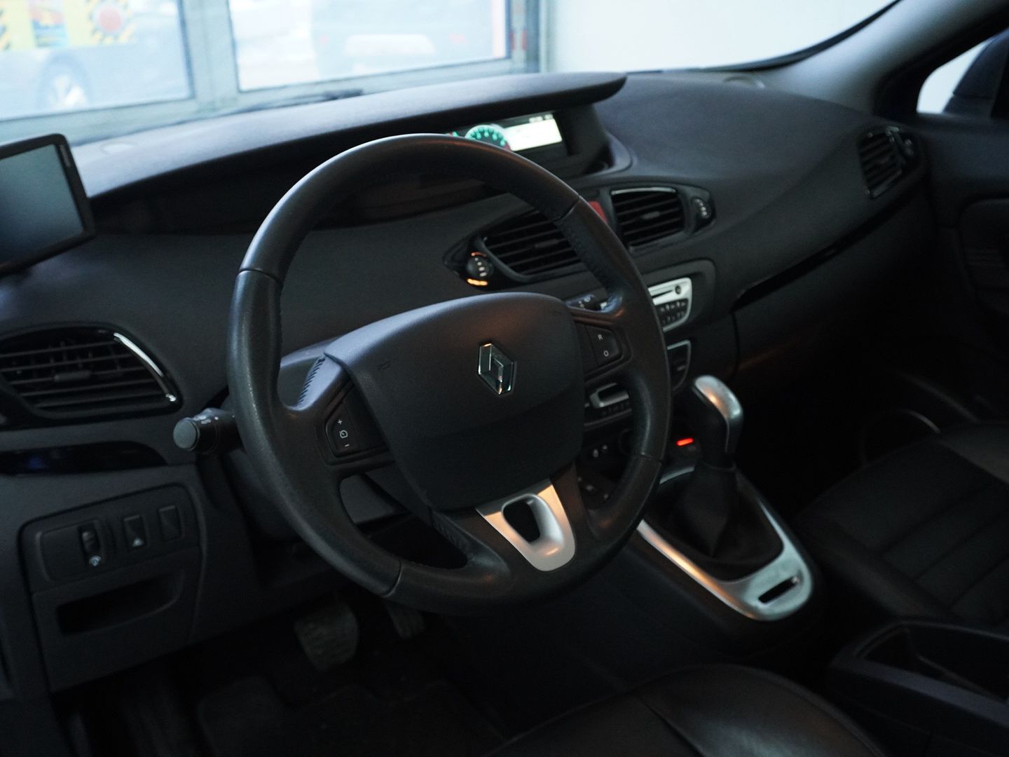 RENAULT Scénic 2.0 16V Dynamique X-Tronic CVT-showroom-element-2