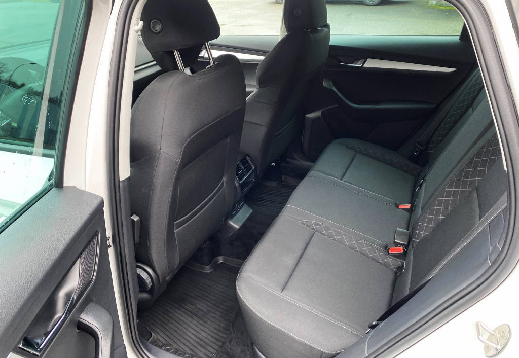 SKODA Karoq 2.0 TDI Ambition 4x4 DSG-image-8