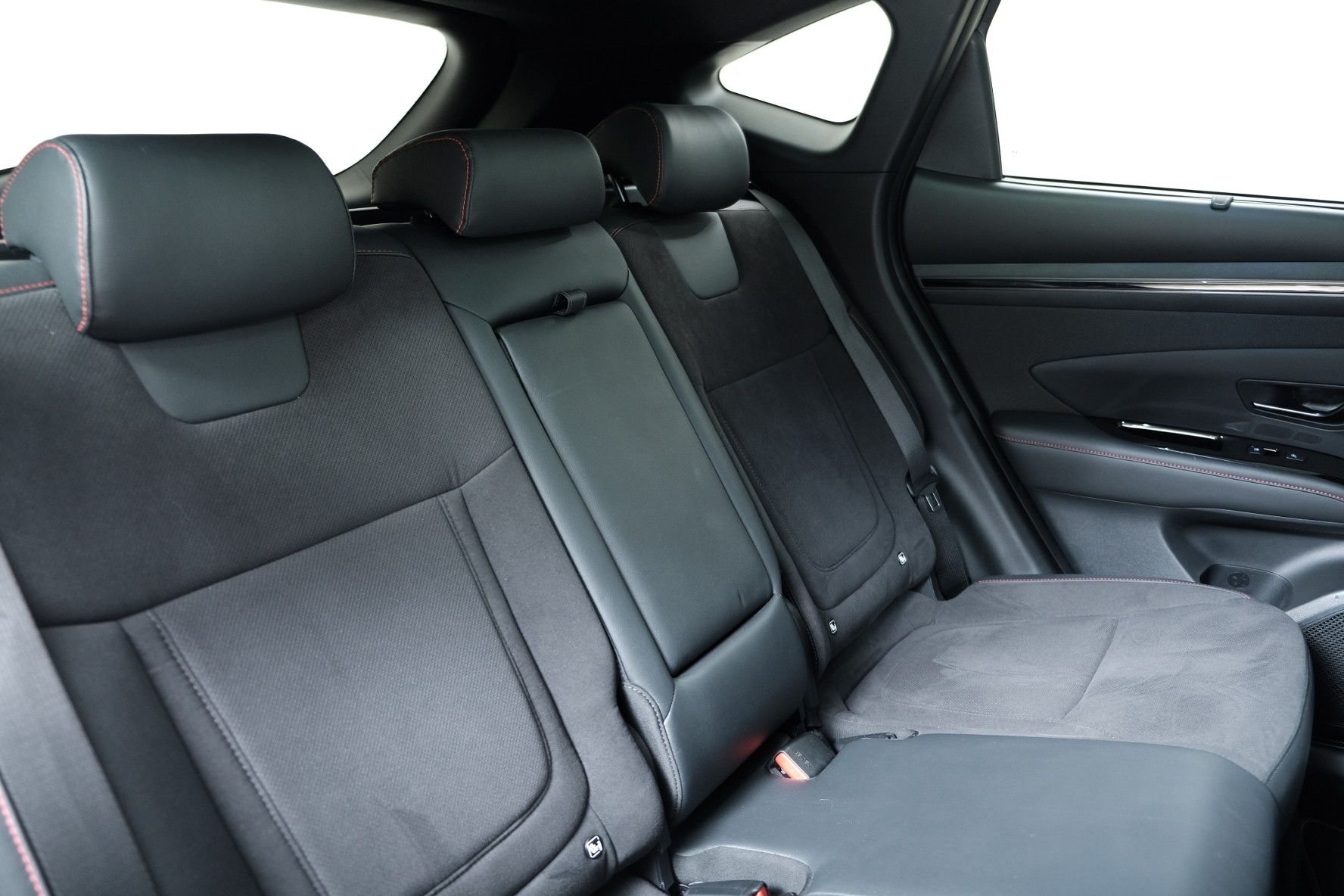 HYUNDAI Tucson 1.6 TGDI 48V Amplia DCT 4WD-image-10