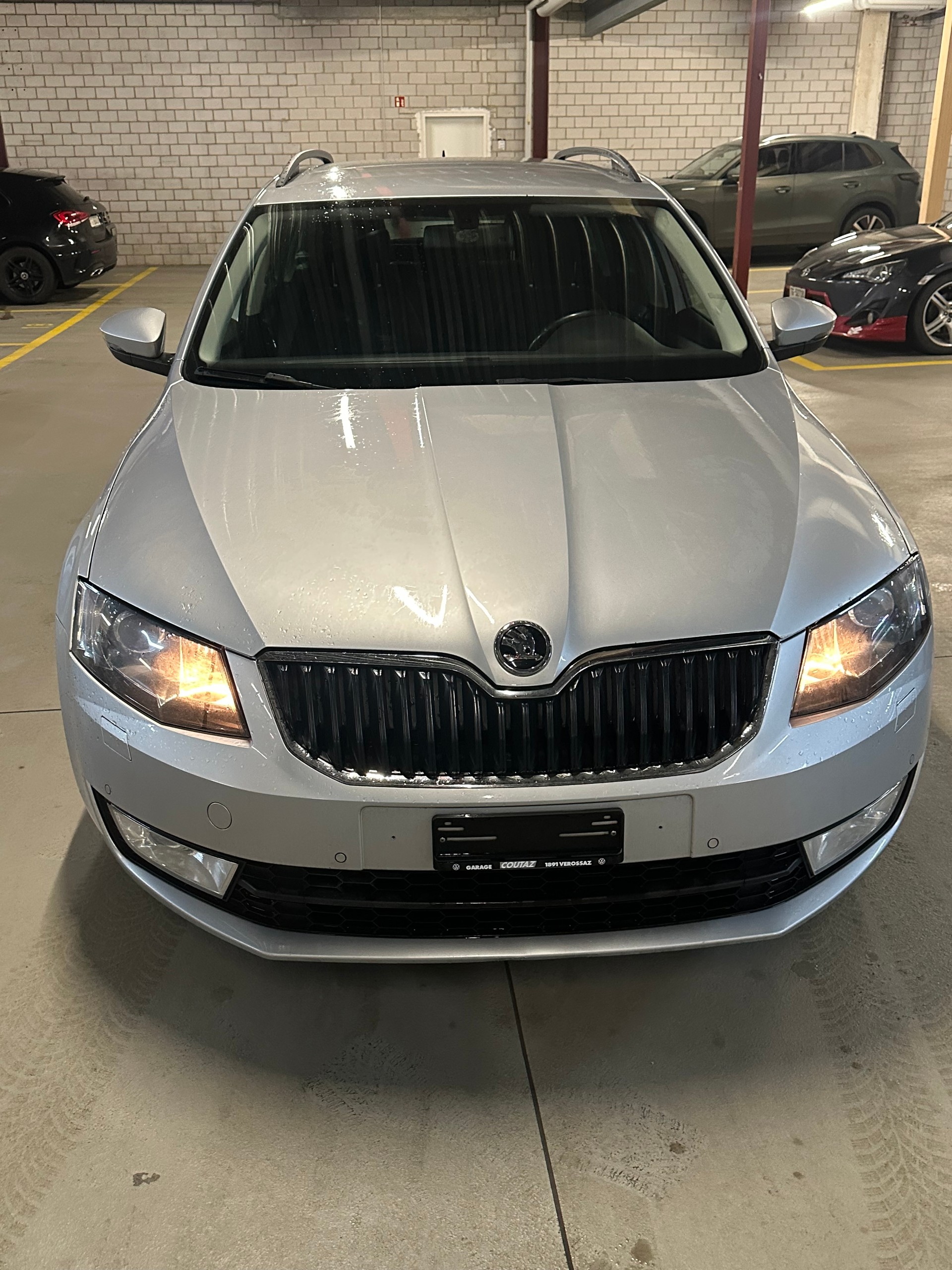 SKODA Octavia Combi 2.0 TDI Ambition 4x4 DSG-image-15