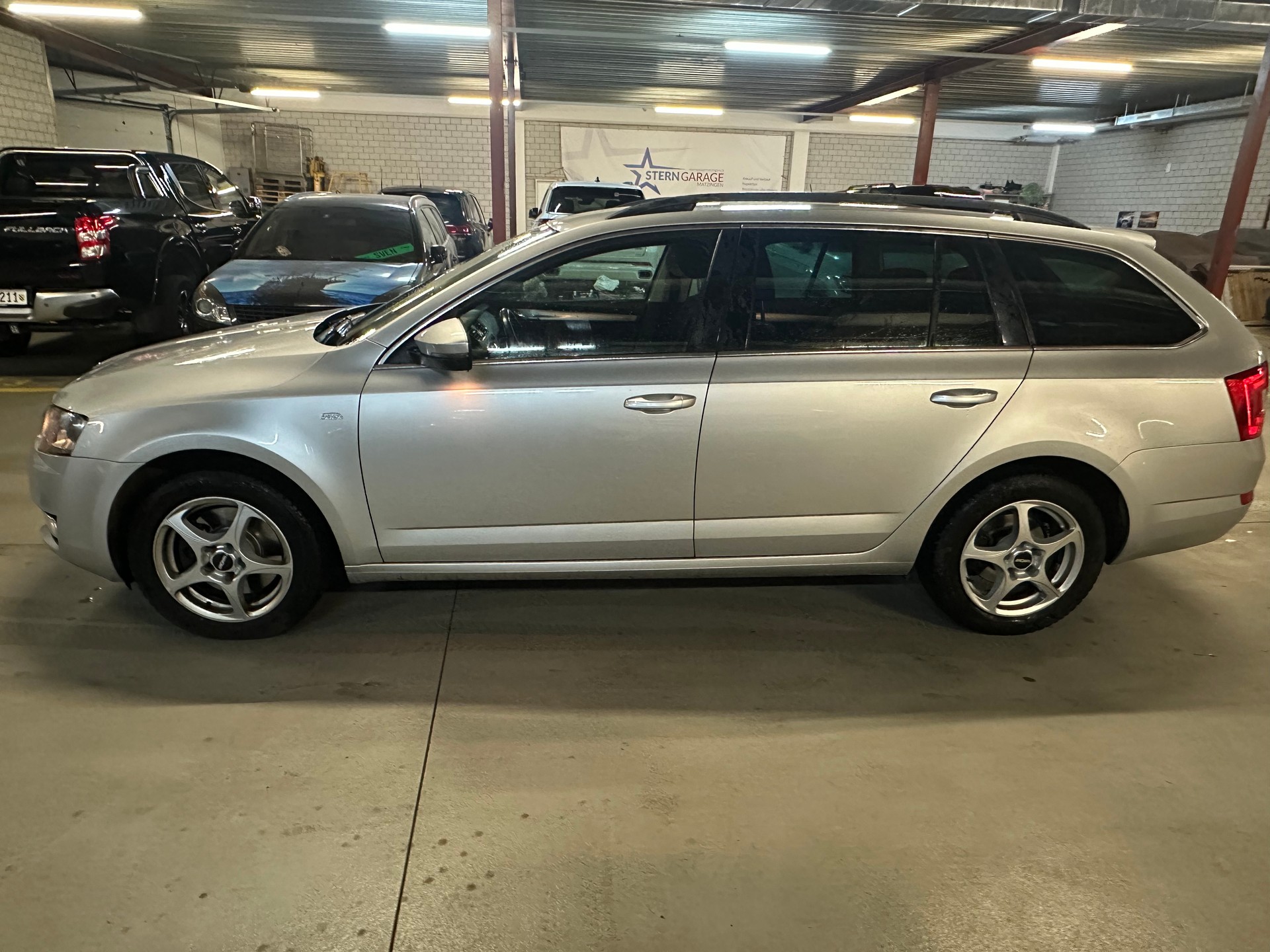 SKODA Octavia Combi 2.0 TDI Ambition 4x4 DSG-image-1