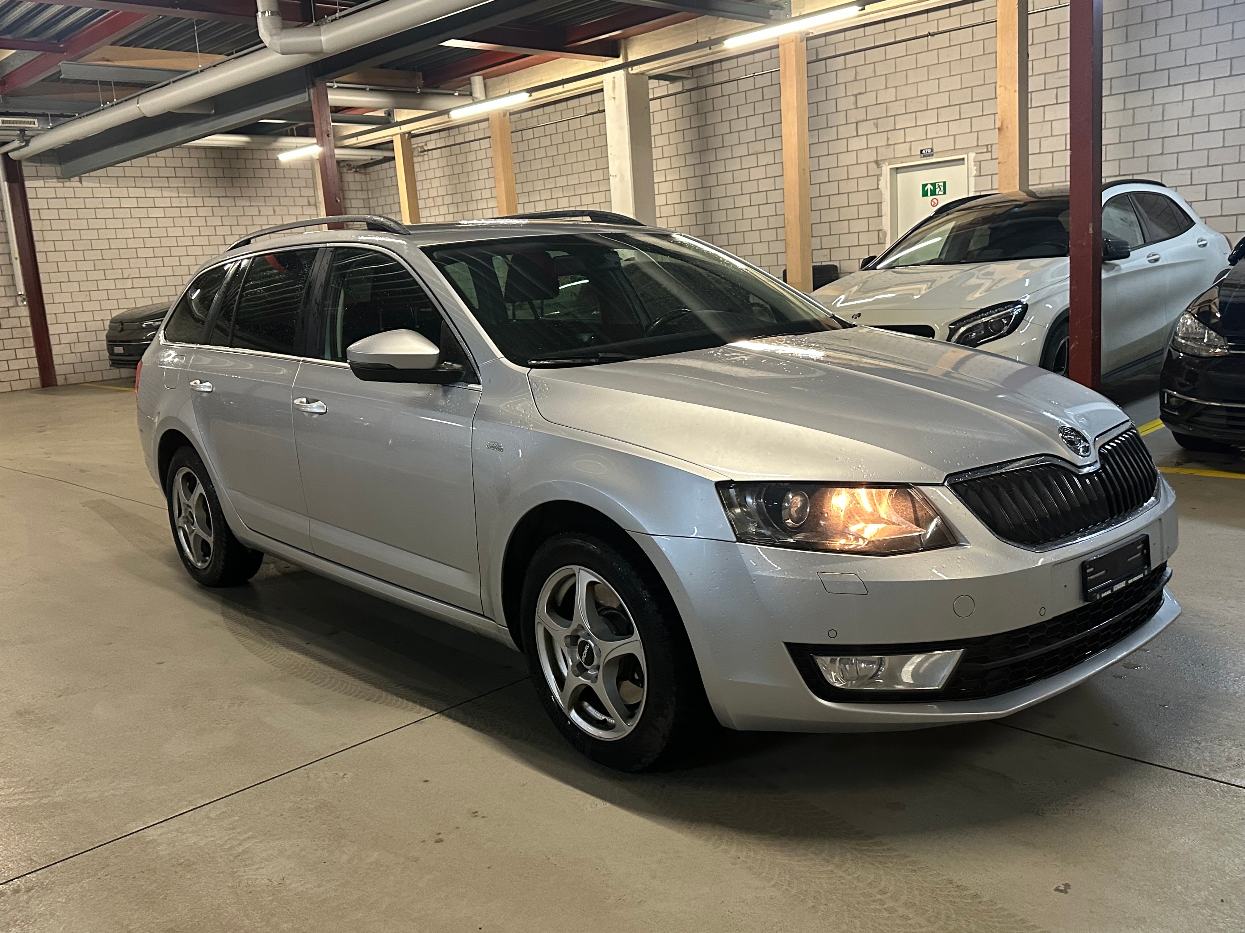 SKODA Octavia Combi 2.0 (Kombi)