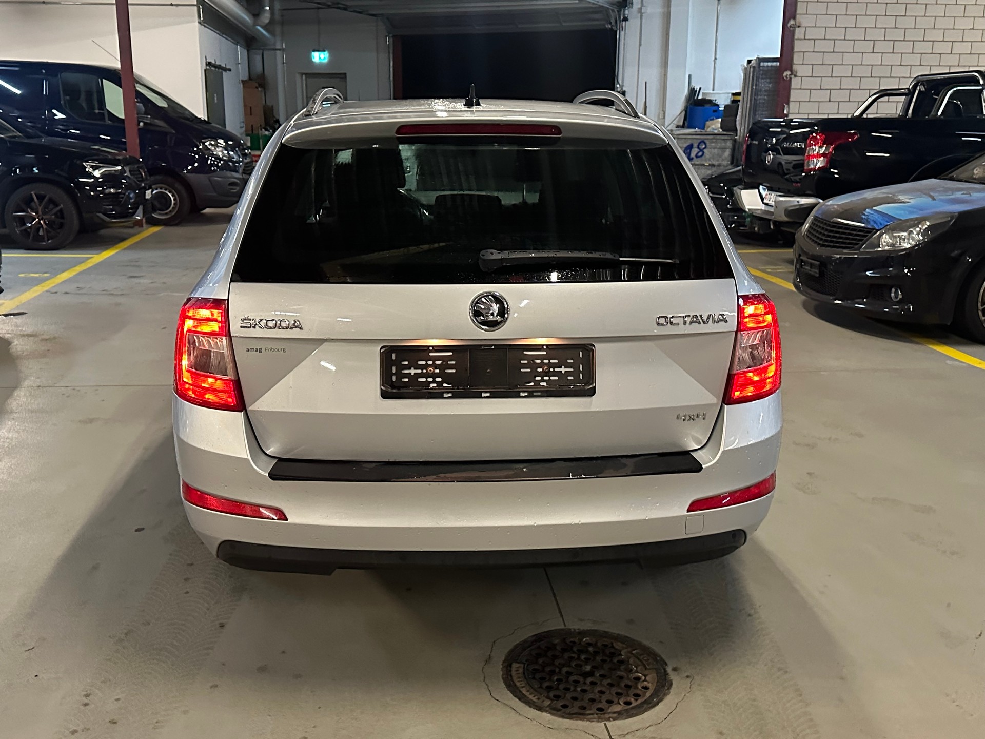 SKODA Octavia Combi 2.0 TDI Ambition 4x4 DSG-image-3