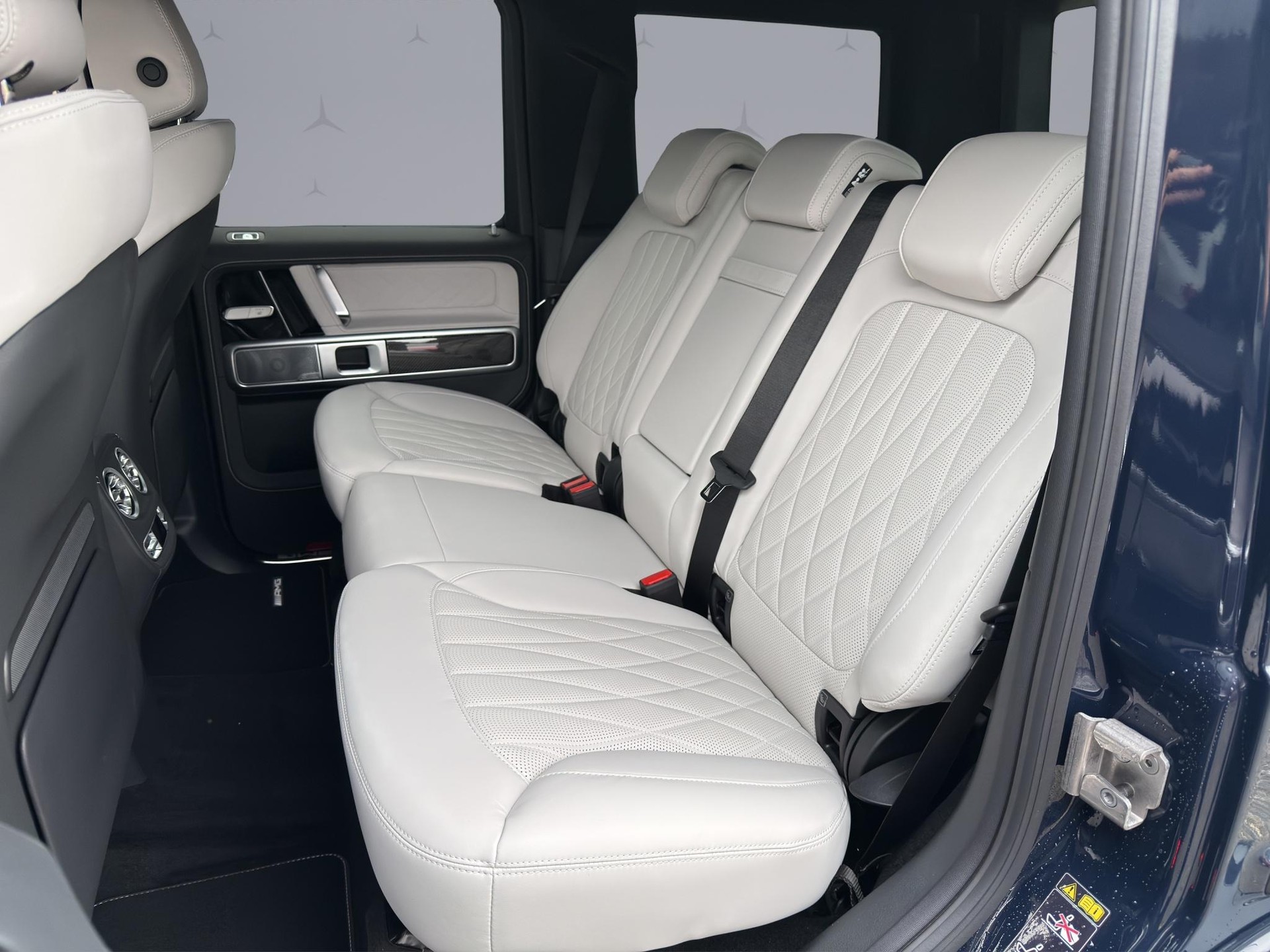 MERCEDES-BENZ G 63 AMG-image-9