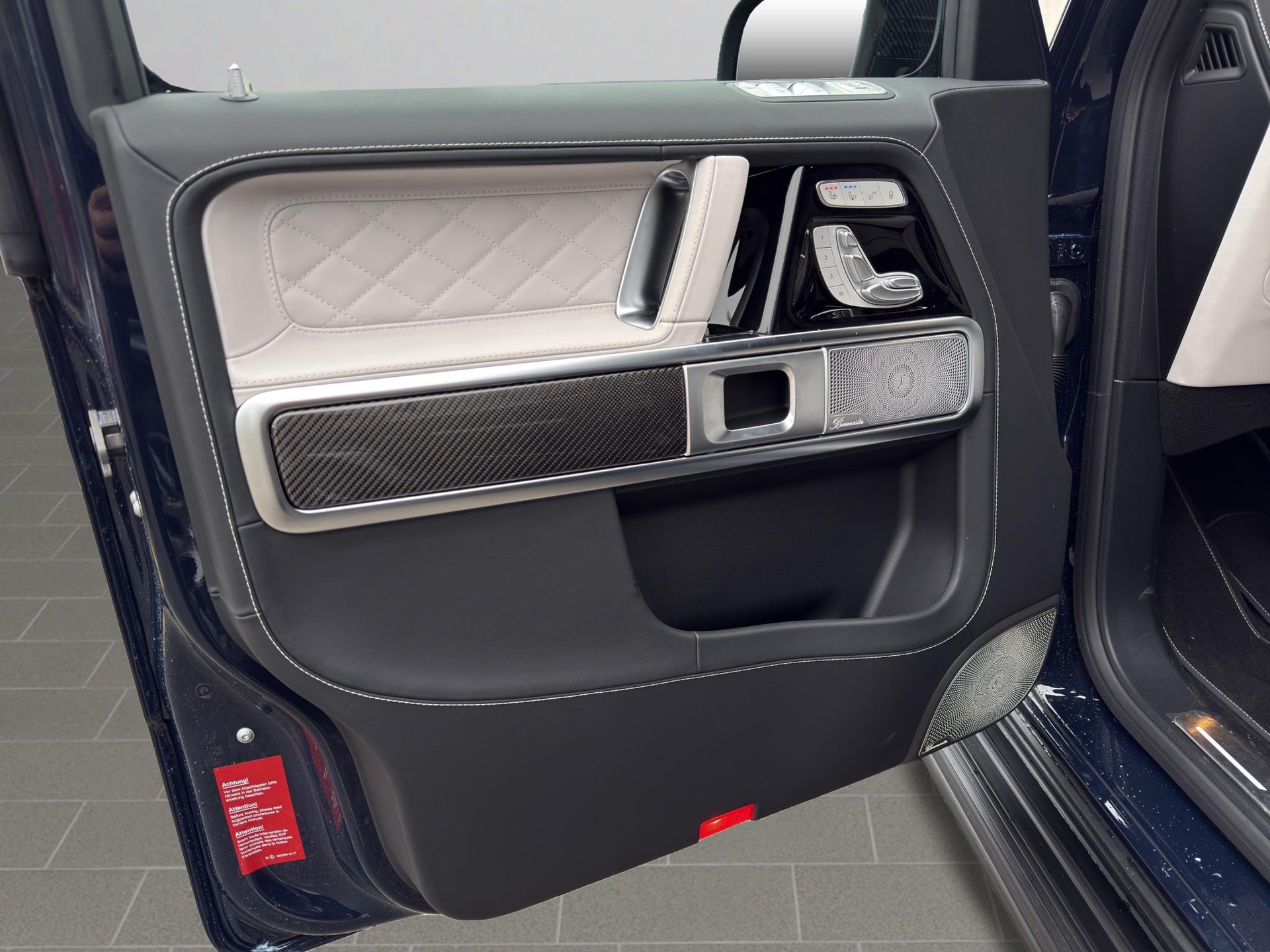 MERCEDES-BENZ G 63 AMG-image-25