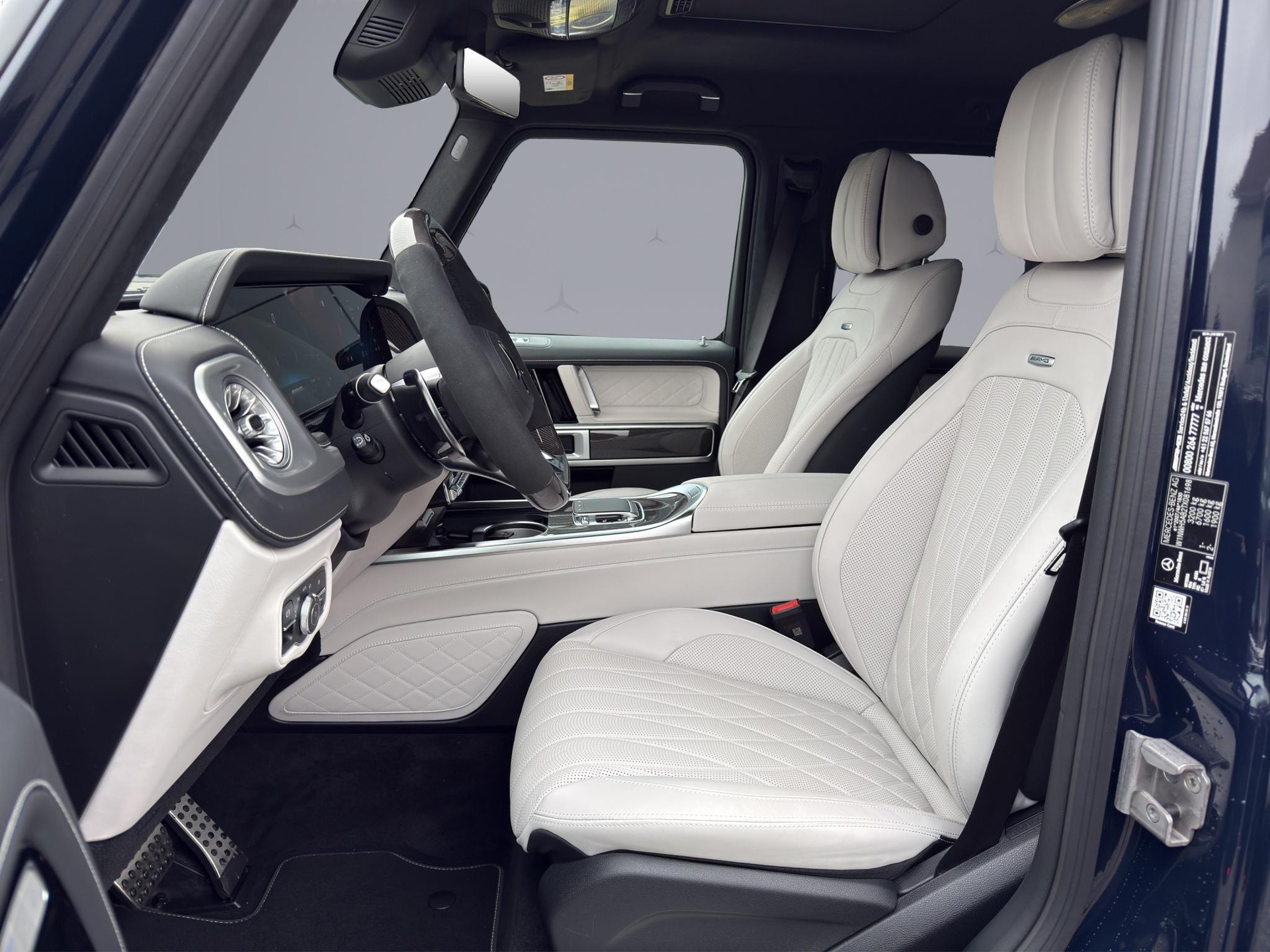 MERCEDES-BENZ G 63 AMG-image-24