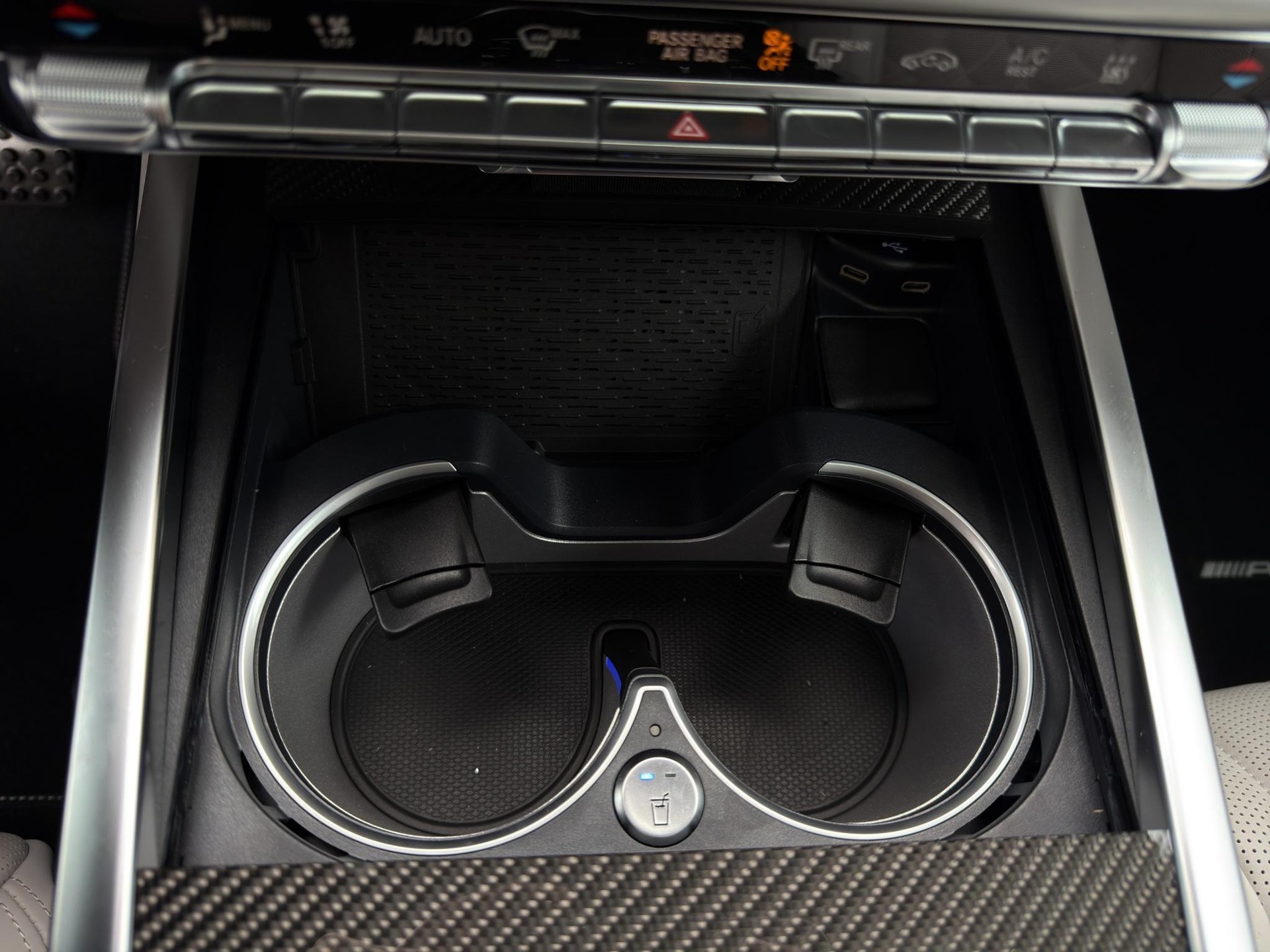 MERCEDES-BENZ G 63 AMG-image-21