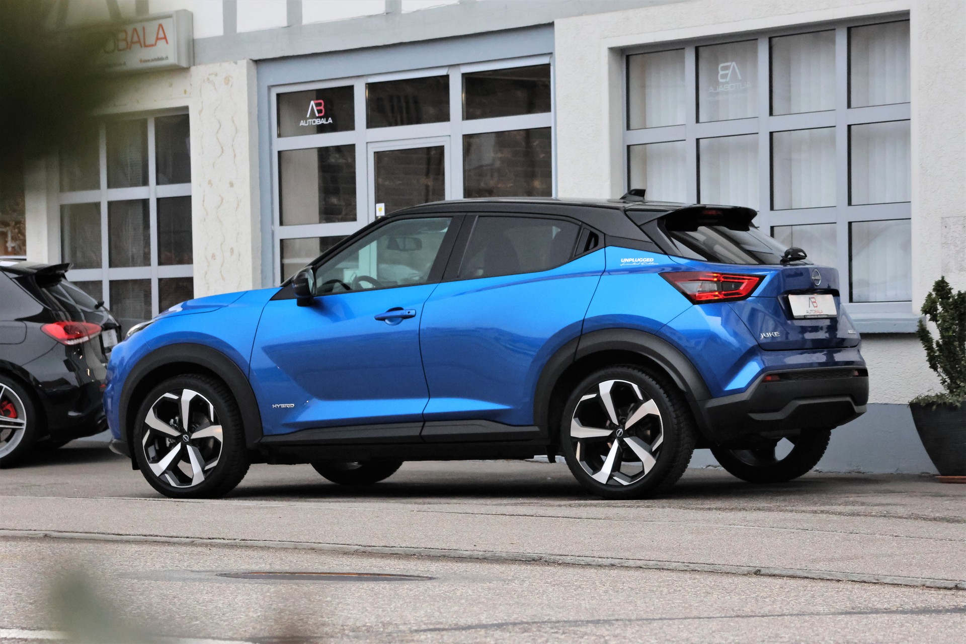 NISSAN Juke 1.6 FHEV N-Connecta (CH) "Unplugged Limited Edition 079/500"-image-3
