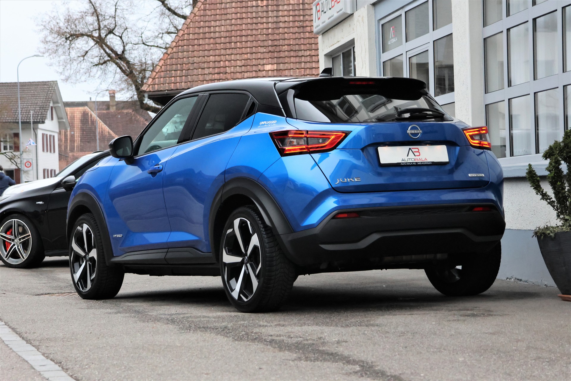 NISSAN Juke 1.6 FHEV N-Connecta (CH) "Unplugged Limited Edition 079/500"-image-2