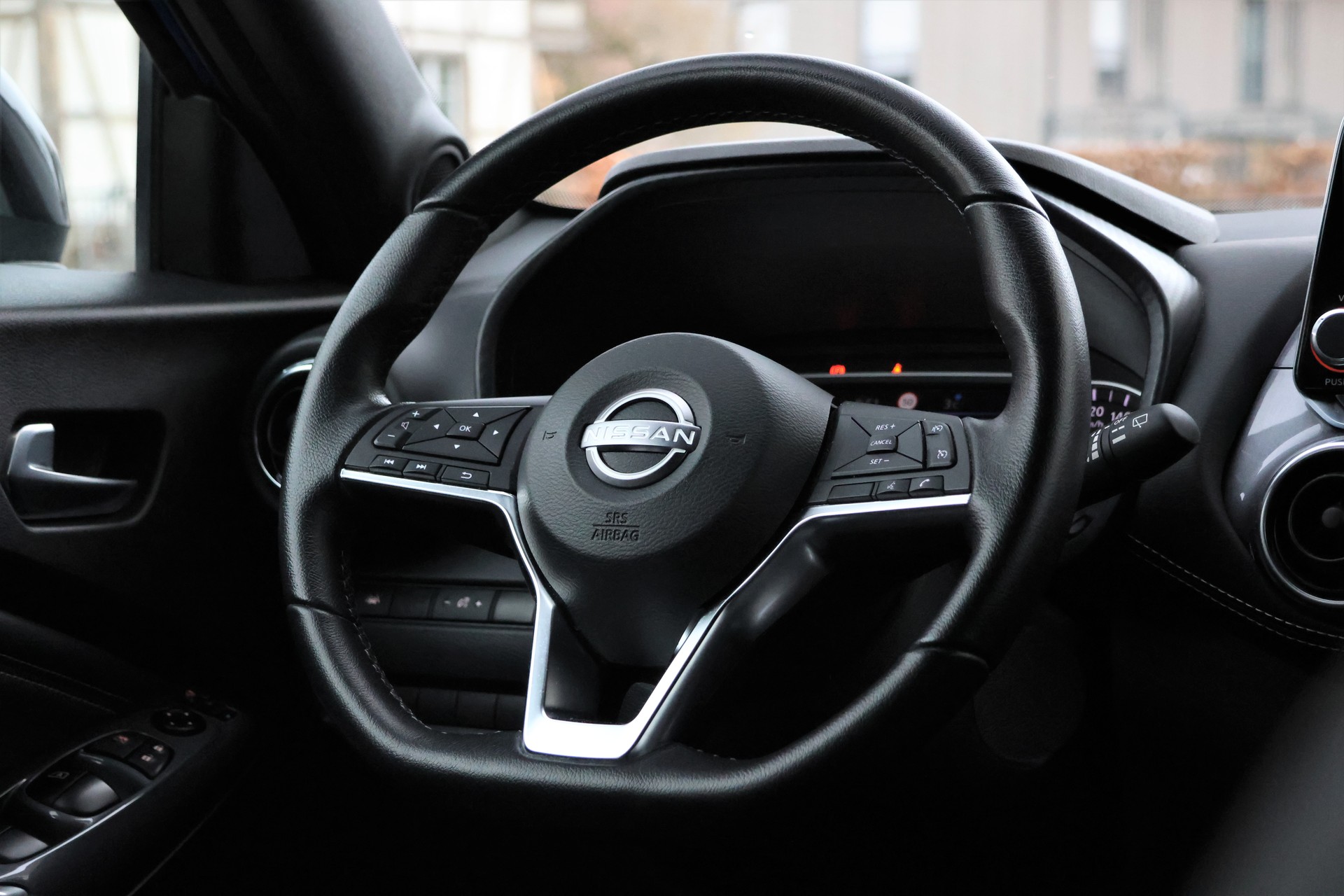 NISSAN Juke 1.6 FHEV N-Connecta (CH) "Unplugged Limited Edition 079/500"-image-12
