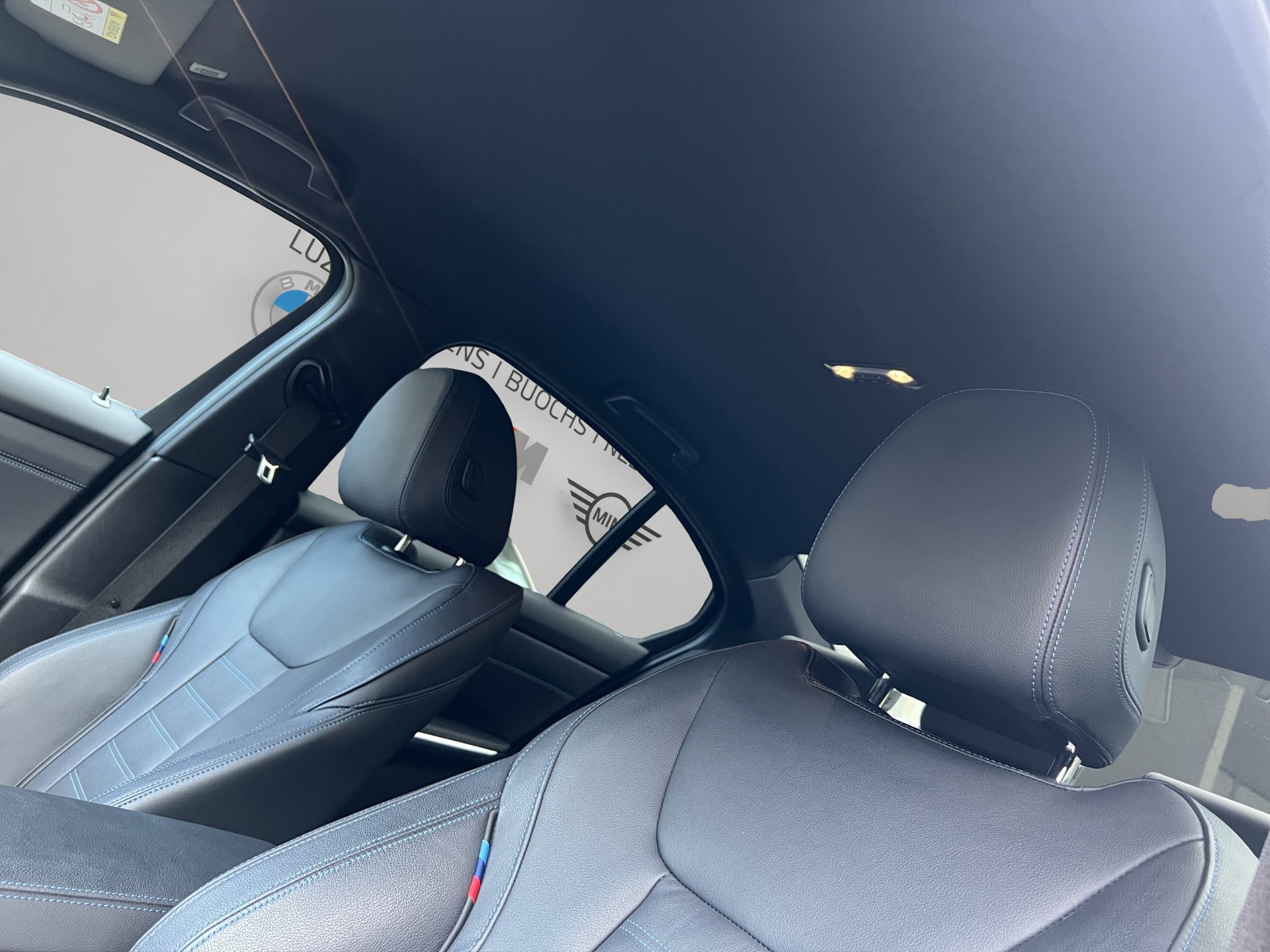 BMW 320d xDrive 48V Steptronic M Sport-image-12