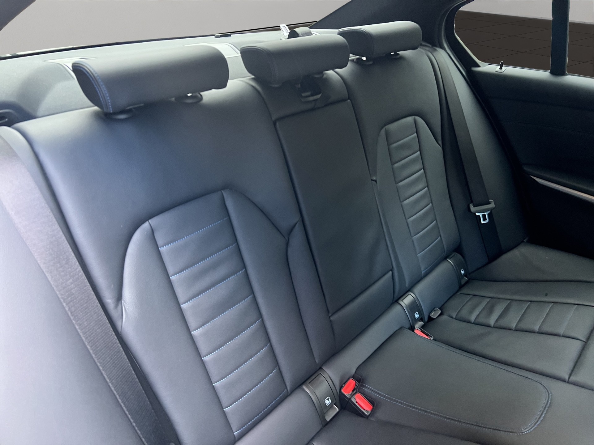 BMW 320d xDrive 48V Steptronic M Sport-image-21