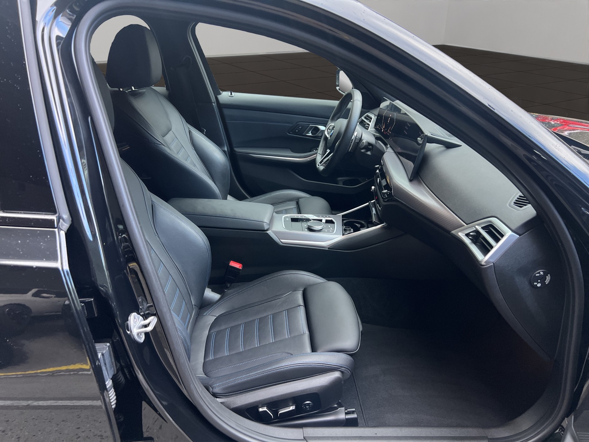 BMW 320d xDrive 48V Steptronic M Sport-image-20