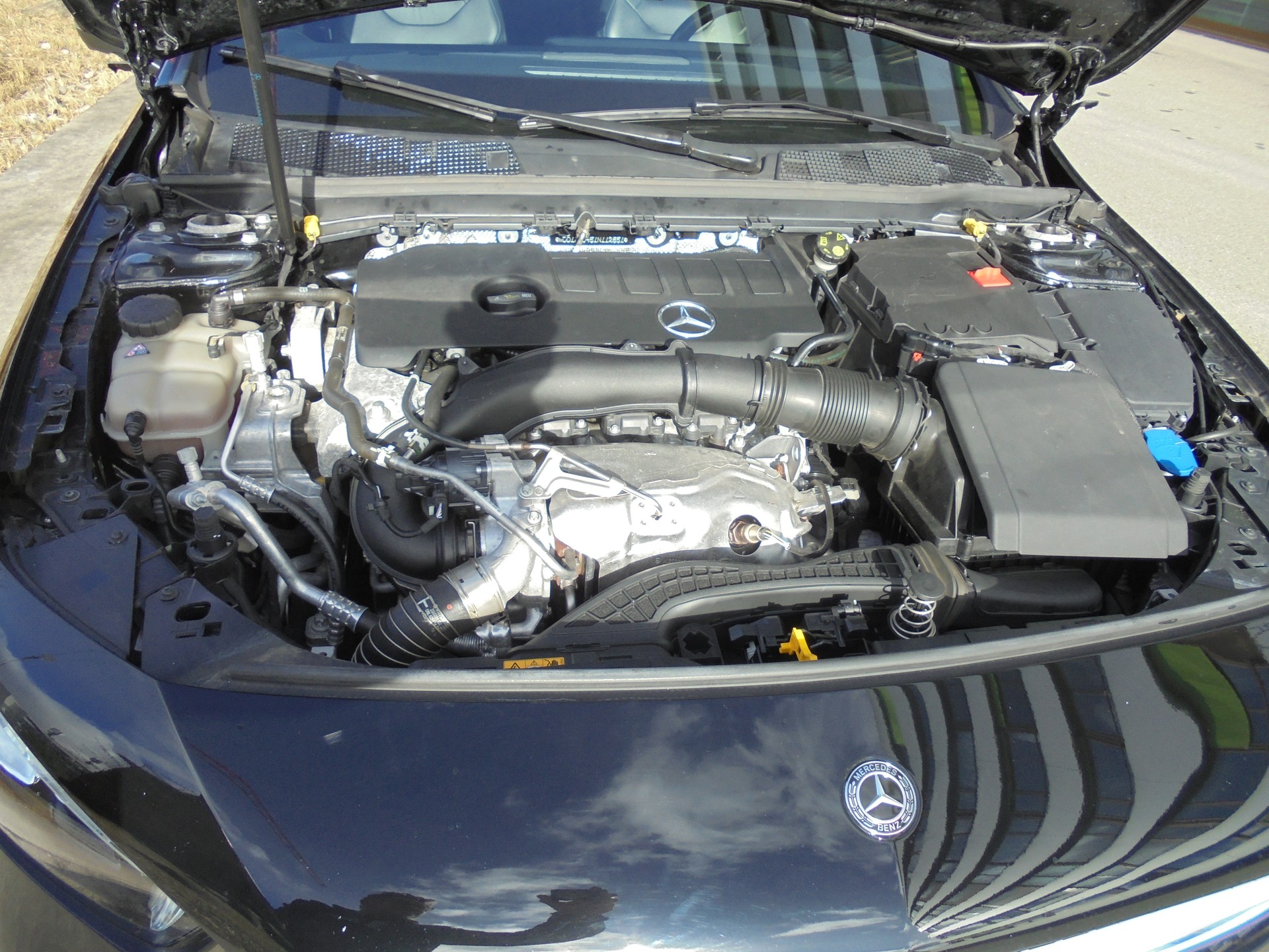 MERCEDES-BENZ A 220 AMG Line 7G-DCT 4Matic-image-9