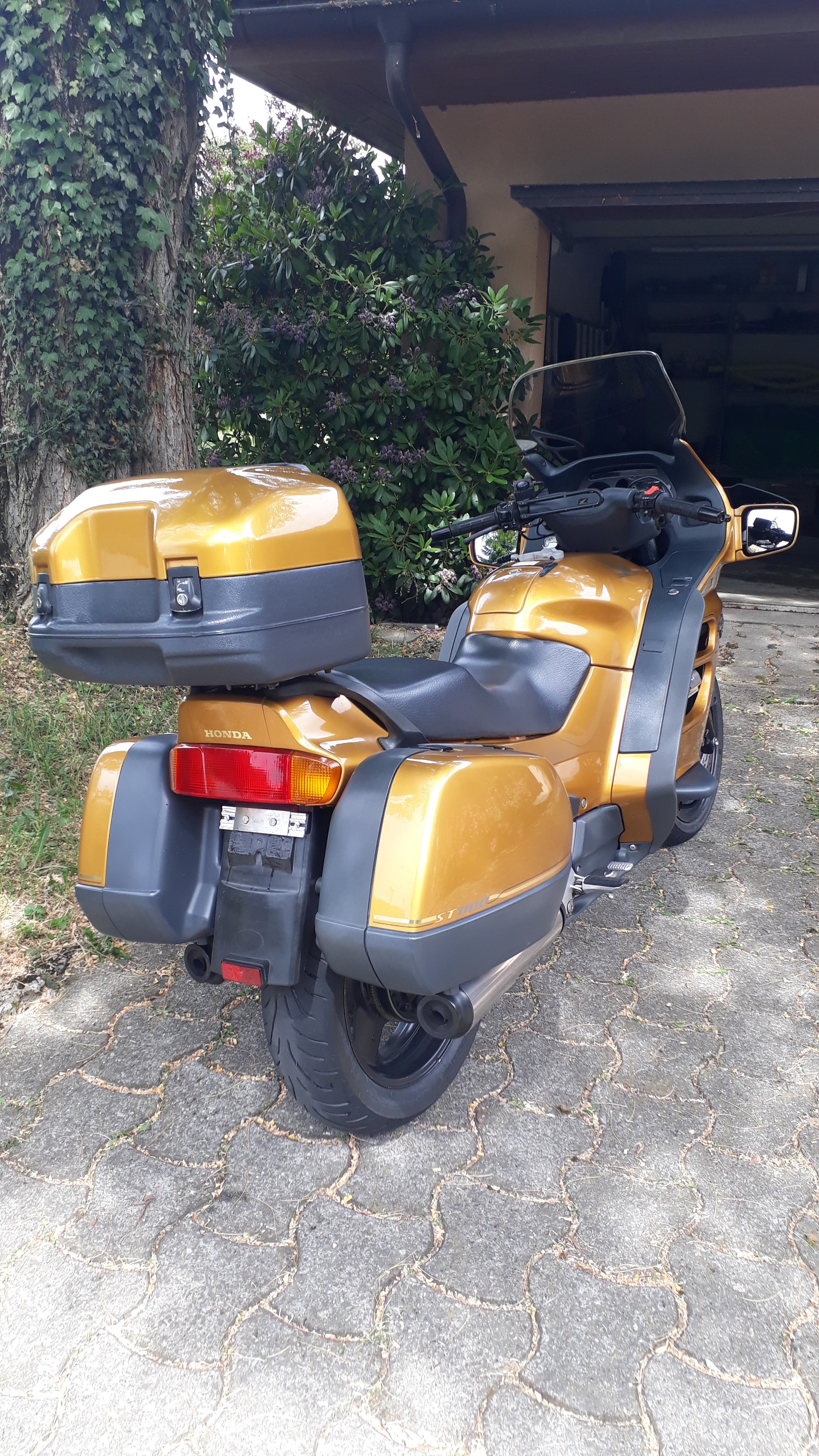 HONDA ST 1100 Pan-European-image-3