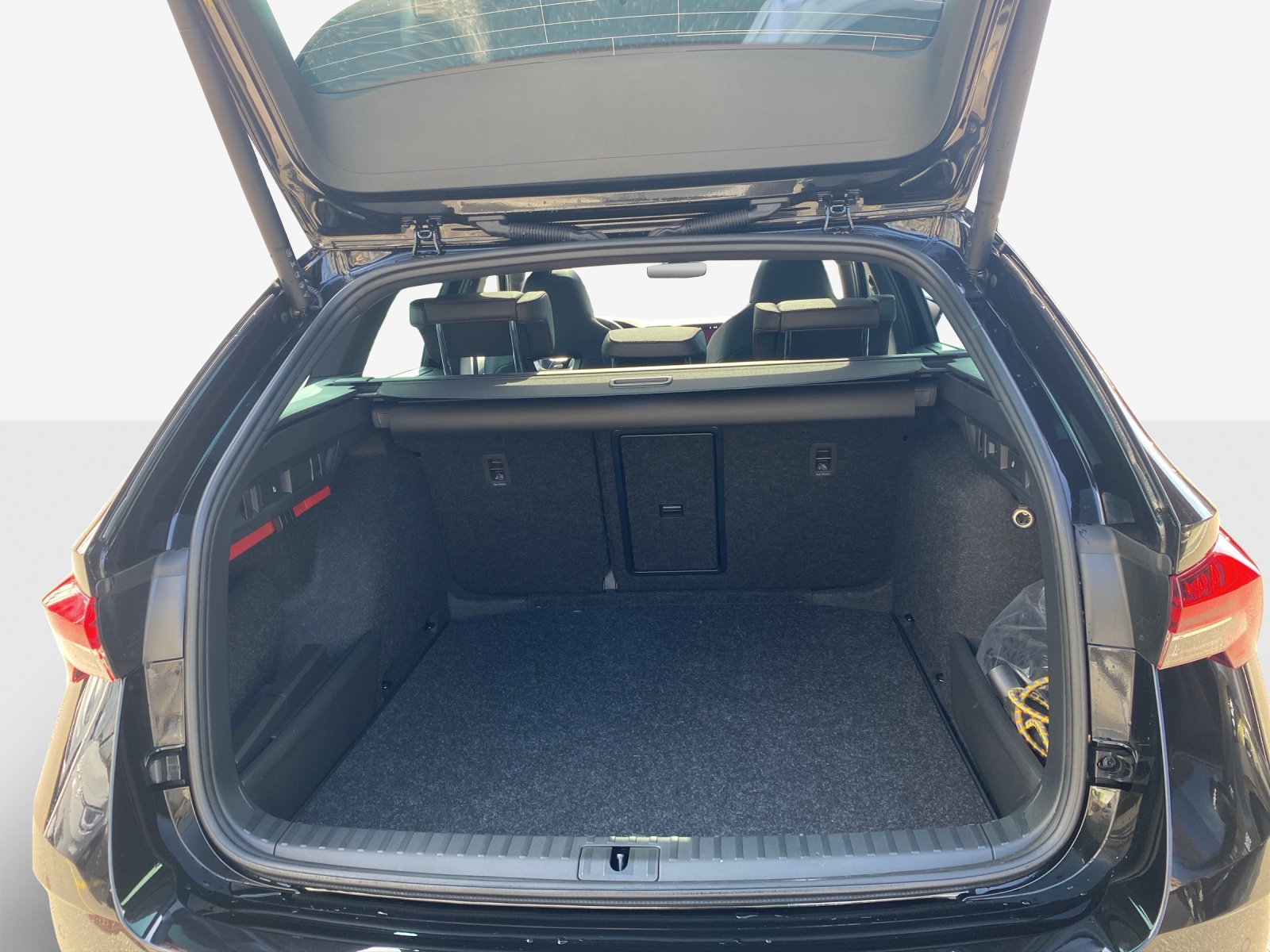 SKODA Octavia Combi 2.0 TSI DSG RS-image-11