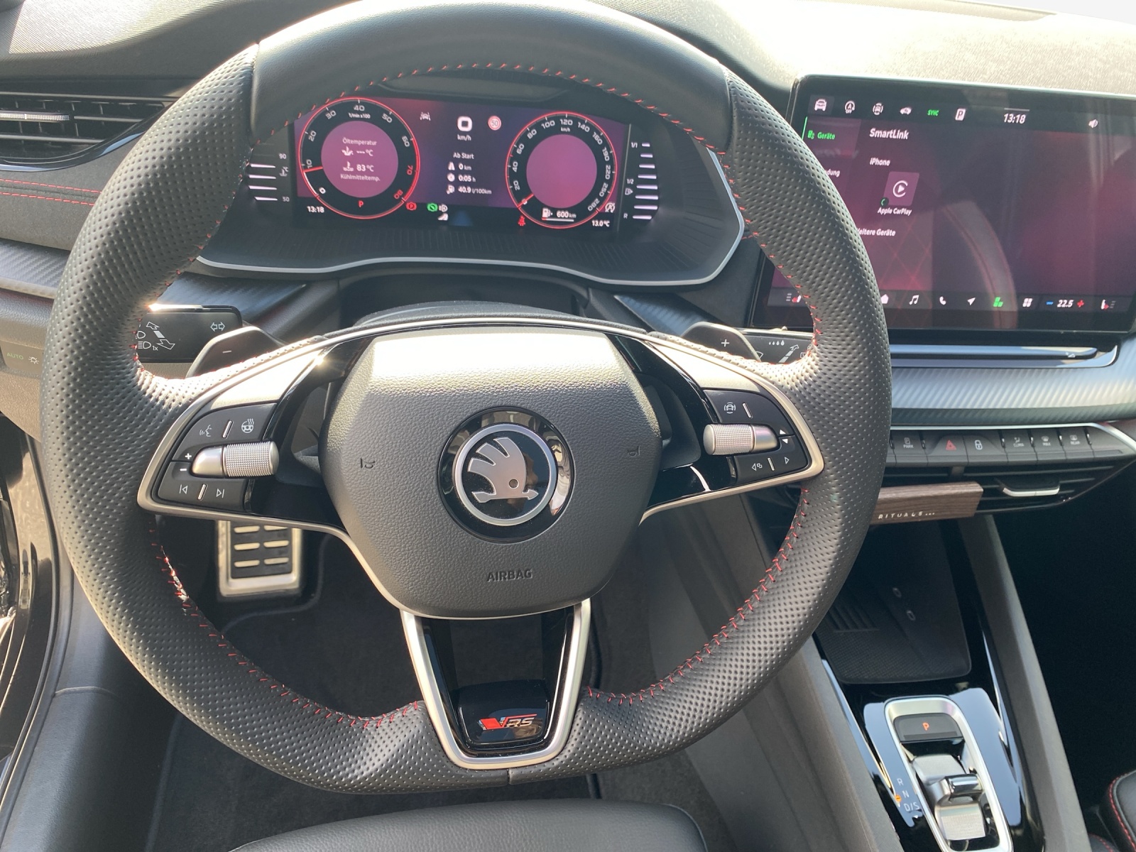 SKODA Octavia Combi 2.0 TSI DSG RS-image-8