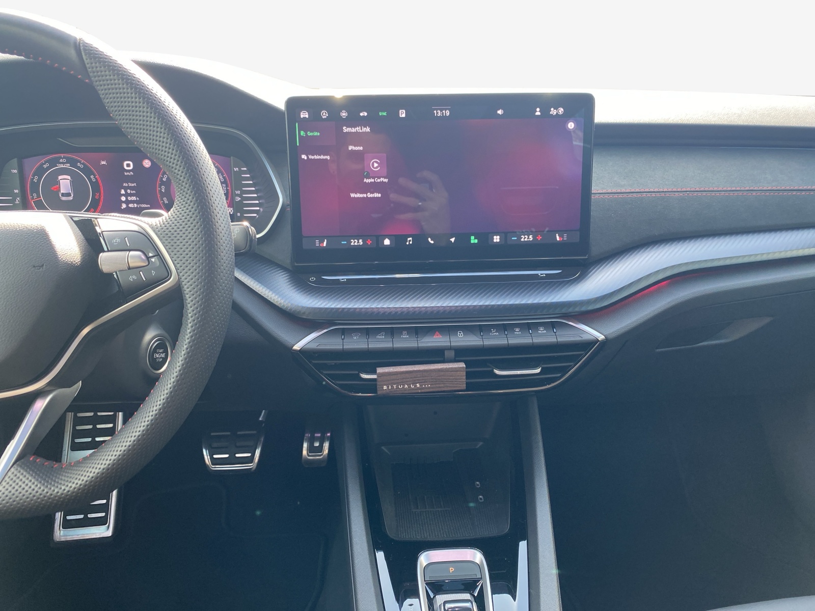 SKODA Octavia Combi 2.0 TSI DSG RS-image-9